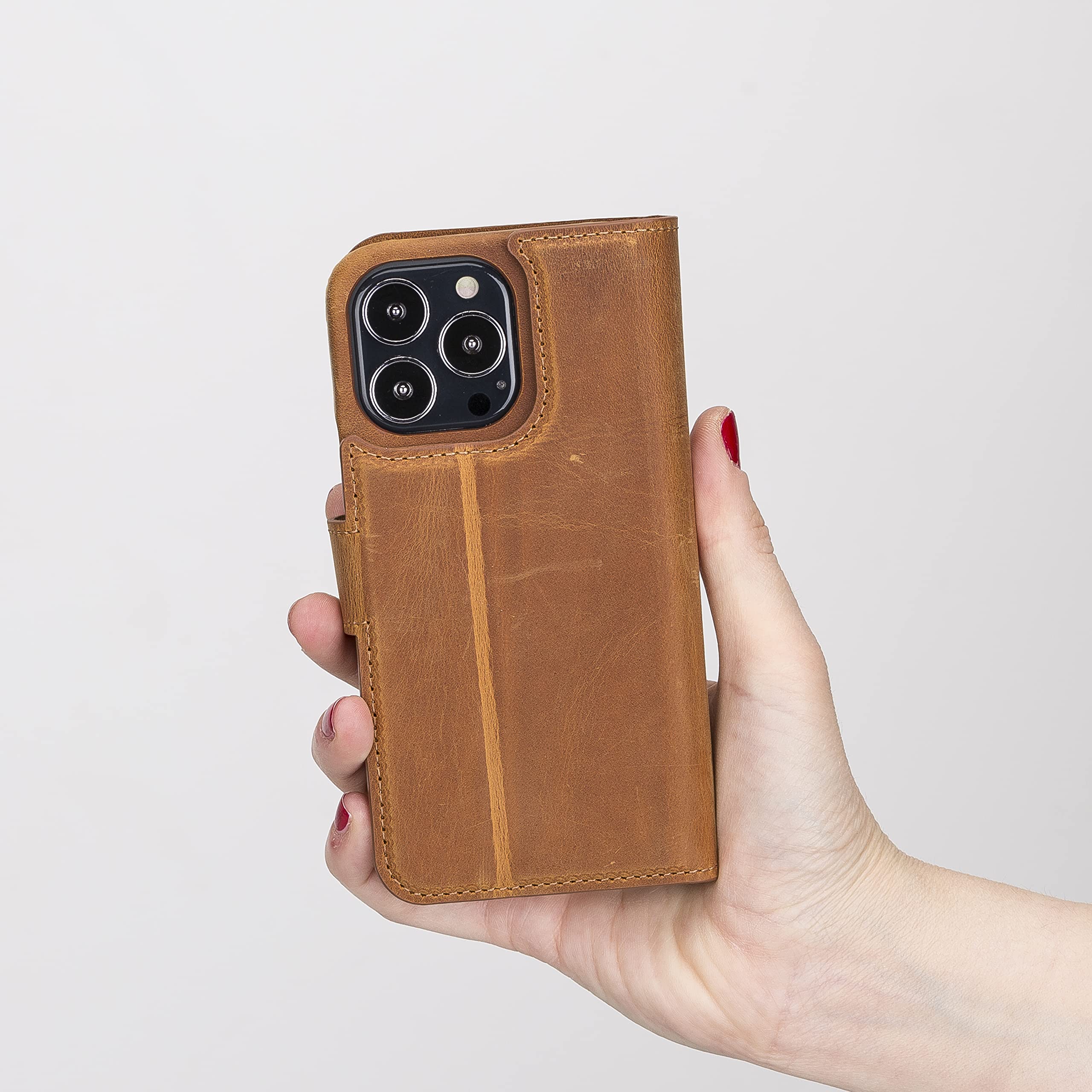 Solo Pelle Lederhülle kompatibel für iPhone 13 Pro in 6.1 Zoll abnehmbare Hülle (2in1) inkl. Kartenfächer für das original Apple iPhone 13 Pro (Vollleder Camel Braun)