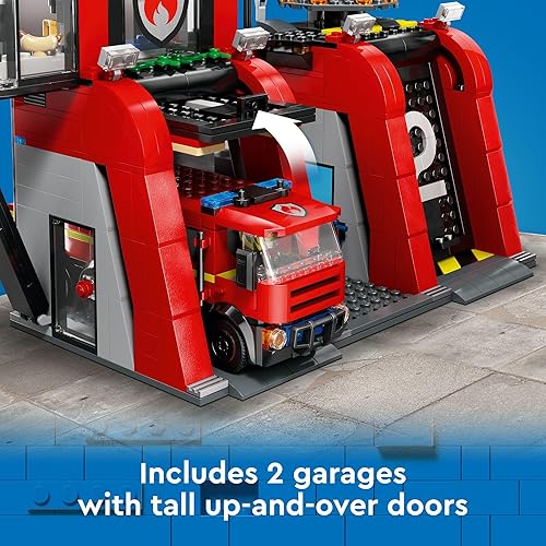 Miniatura 3 de LEGO Estación de bomberos urbana con juguete de camión de bomberos, juego de estación de bomberos lleno de acción, idea de regalo de cumpleaños para