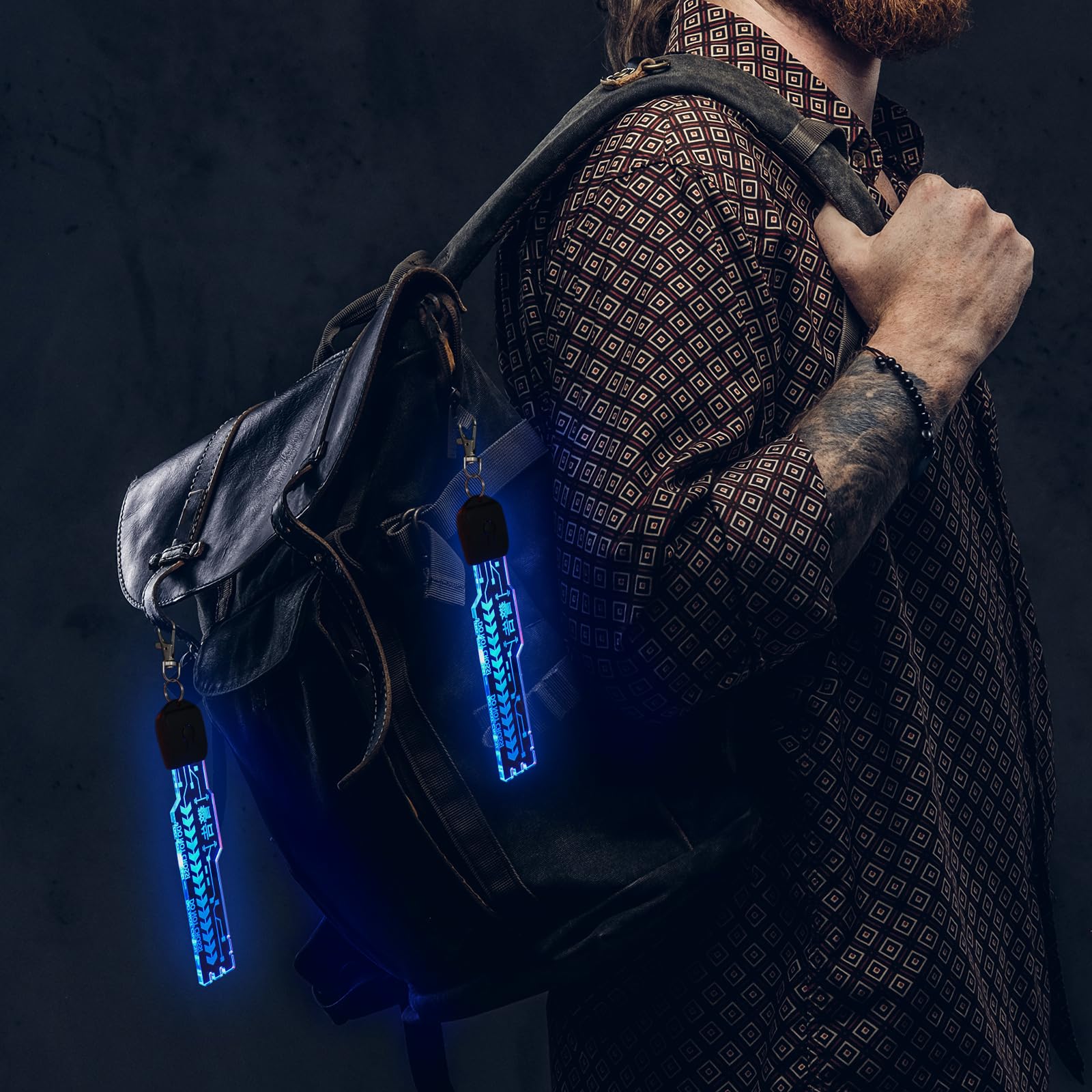 Marikito Pendentif punk, accessoire rechargeable par USB avec 7 options de couleur pour masques punk, costumes et sacs à dos