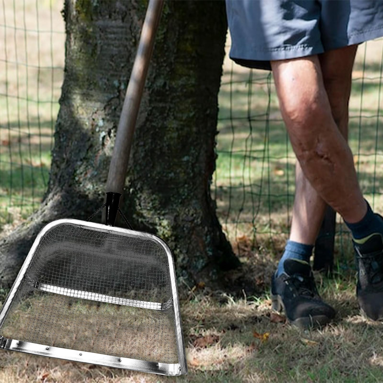 Pelle à Tamis Grande Pelle à Sable Maille de 4/12 mm Tamis Efficace pour Tamiser Le Sol Fuite de Jardin Pelle à Tamis de Sol de Sol en Acier Inoxydable Sable Tamis Tamis de Compost Agricole