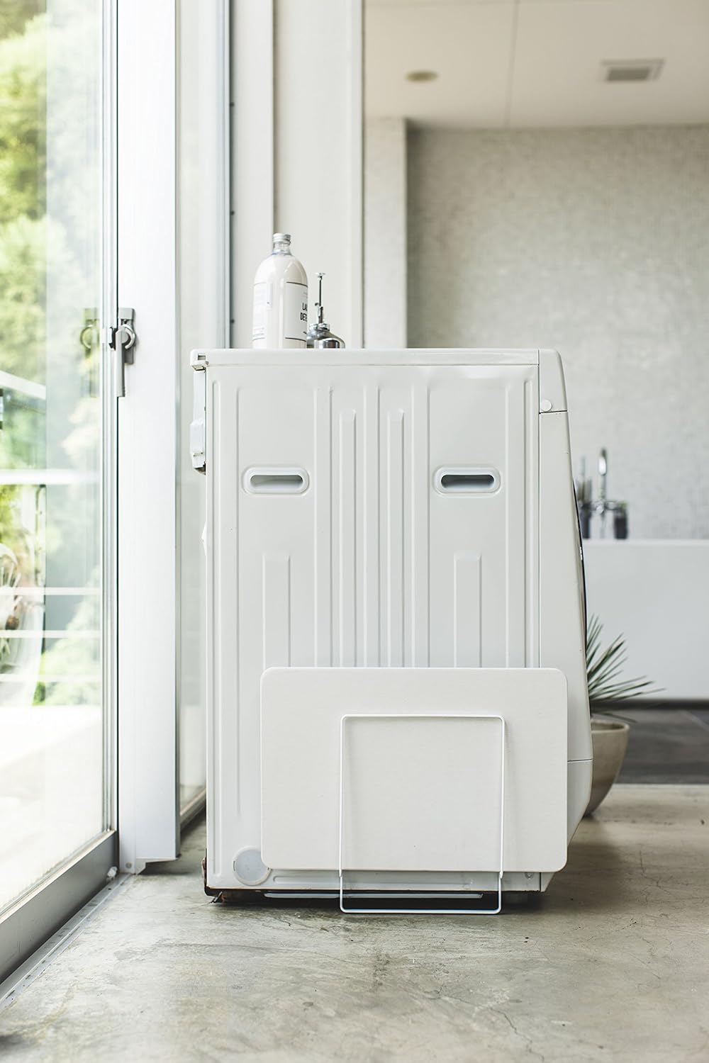 Amazon 山崎実業 マグネット 洗濯機横 珪藻土バスマットスタンド タワー ホワイト 3550 ランドリー収納 オンライン通販