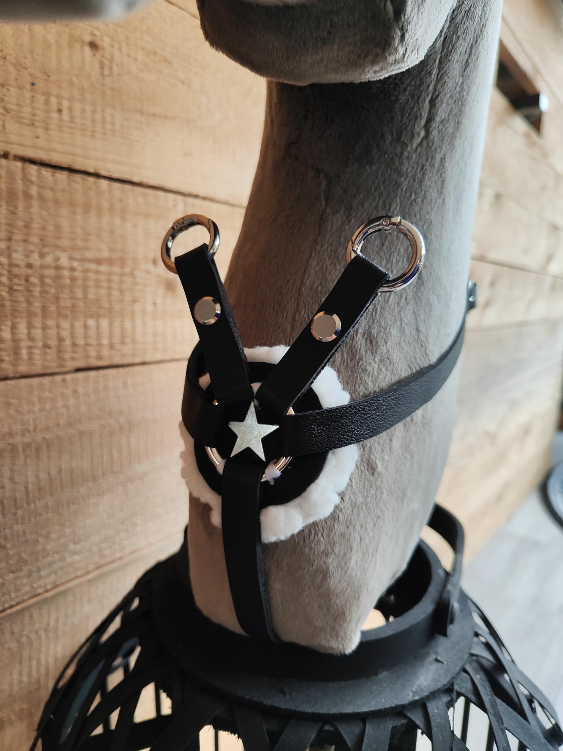 Generisch Accesorios para caballos, martingala, negro, hobbyhorsing, accesorio delantero, adecuado para caballos de vara, caballos de juguete