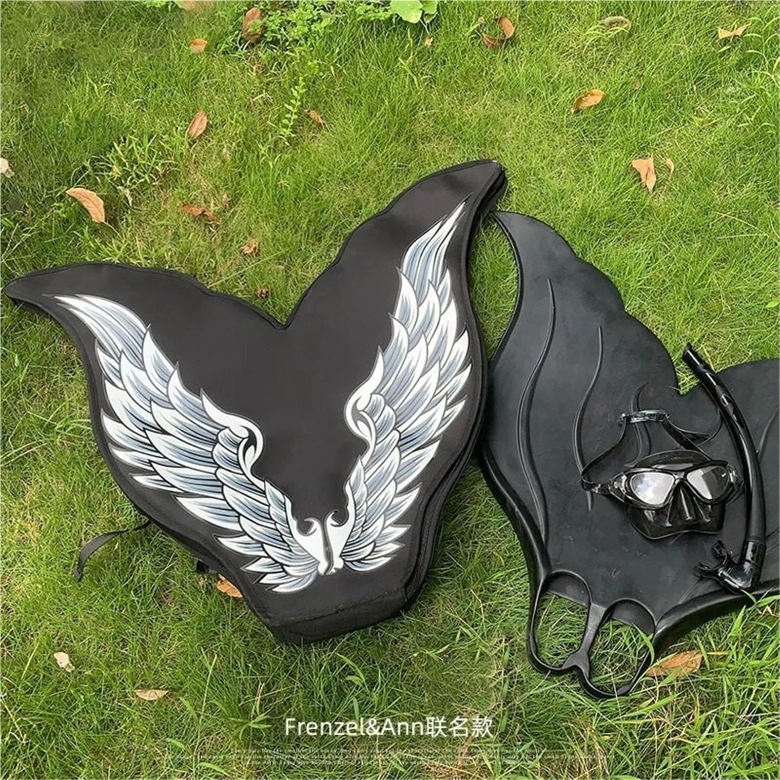 Swim Bag Bolsa Plegable para Aletas de apnea con Forma de Sirena, Bolso de Hombro con Forma de Cola de pez, Bolsa de Transporte para Aletas Aire Libre Dry Bag(White Wings)