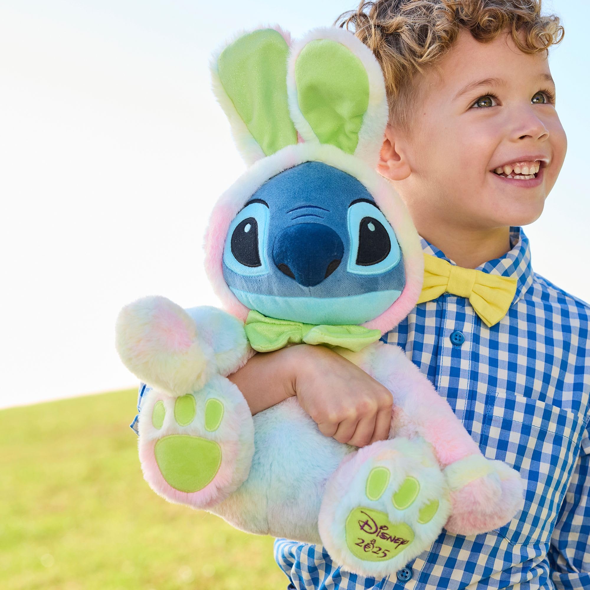 Disney Store Official Peluche pasquale Stitch, Lilo e Stitch, 45 cm, alieno peluche in costume da coniglio pasquale, finitura tie-dye e papillon, data Disney 2025", qualsiasi età, da 0 anni in su