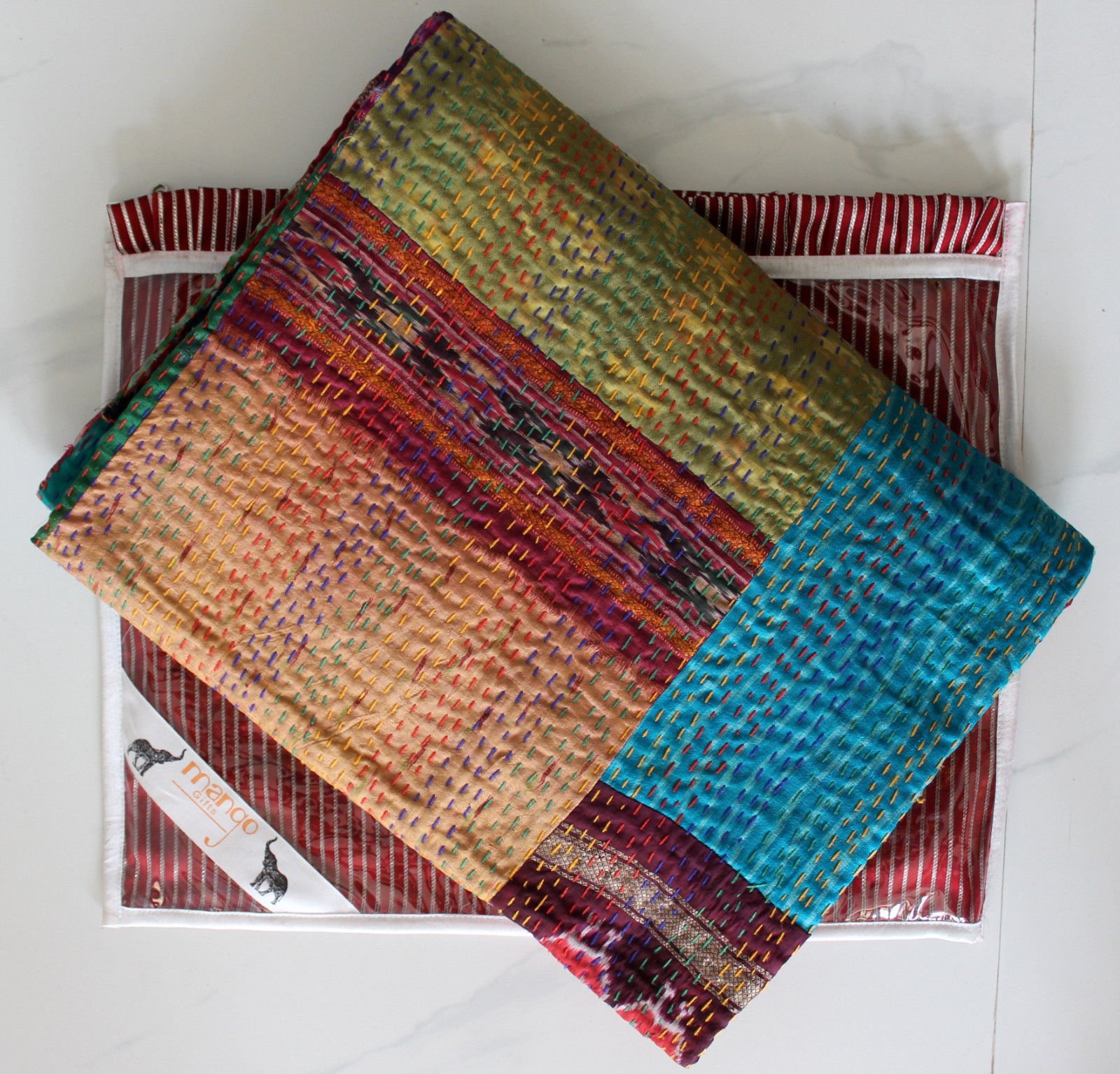 Housse de lit en coton et soie Kantha pour une décoration de chambre bohème