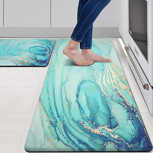 MAYHMYO Juego de 2 alfombras y tapetes de cocina con diseño de mármol verde azulado, dorado, antifatiga, de PVC, antideslizante, de espuma turquesa,
