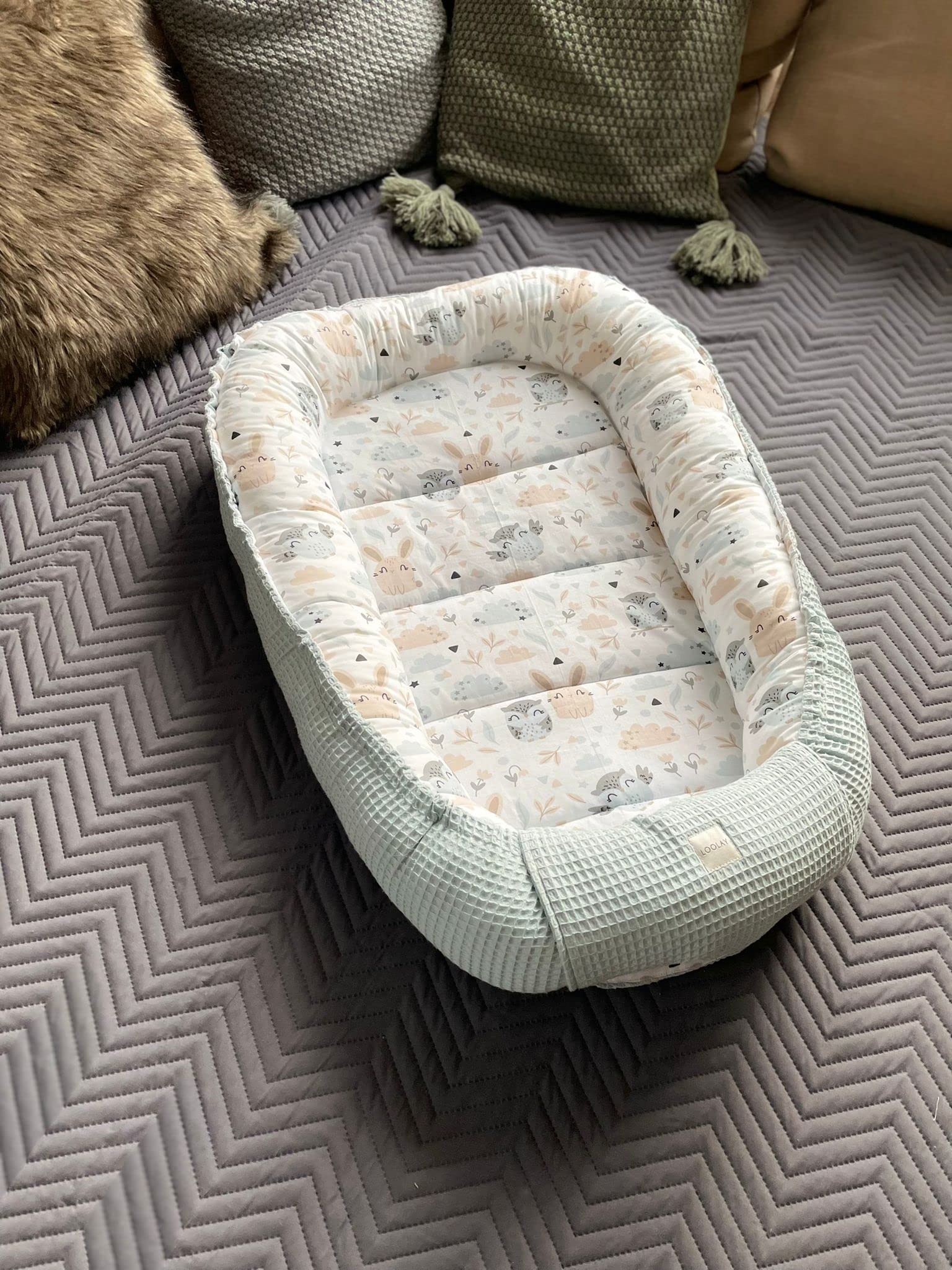 LOOLAY Babynest 85 cm x 60 cm - Baby nestchen aus Waffelpique Bio- Baumwolle -Babynestchen Neugeborene Handmade EU - Minze Waffelpique Hase Beige