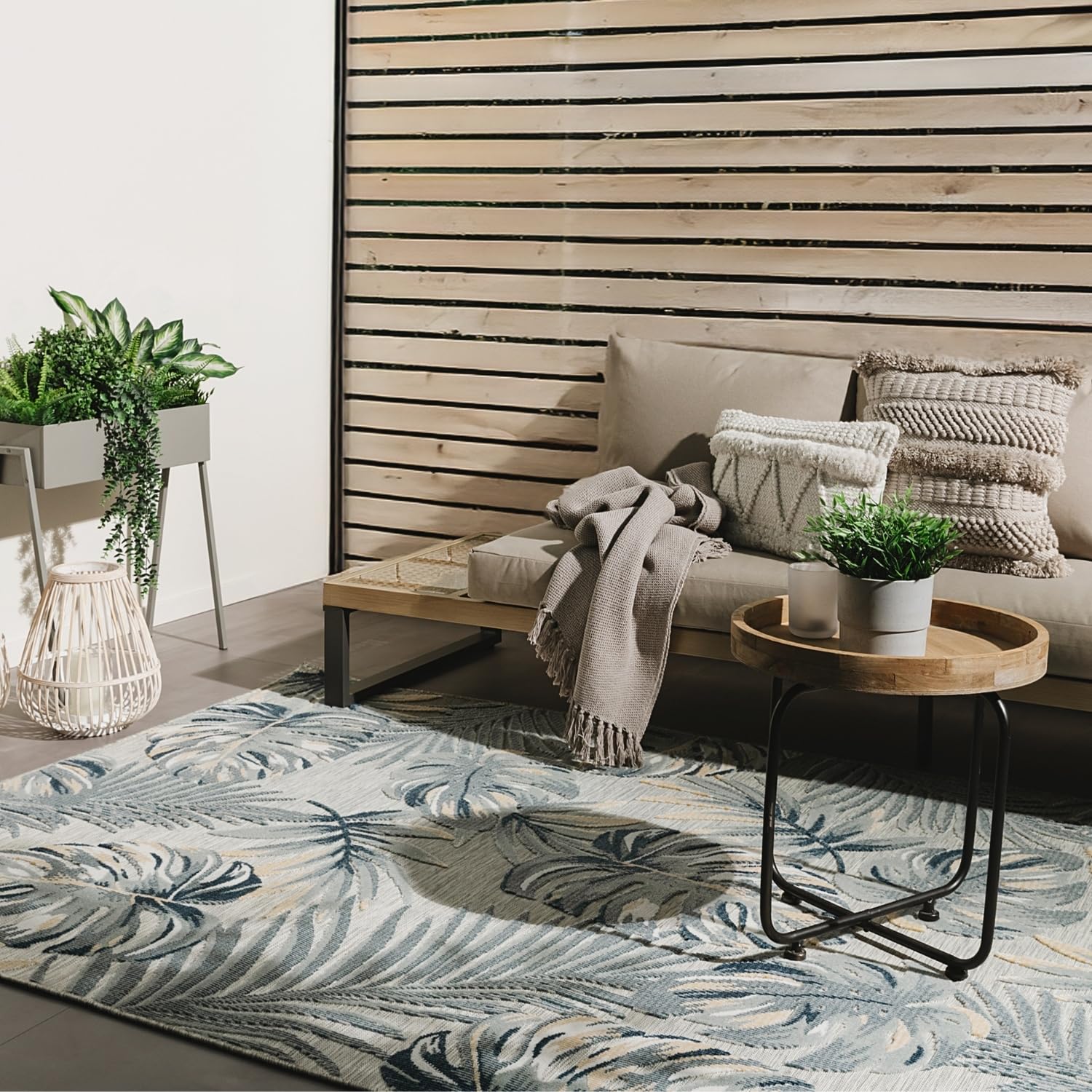 Tapis extérieur floral multicolore pour aménager balcon et terrasse