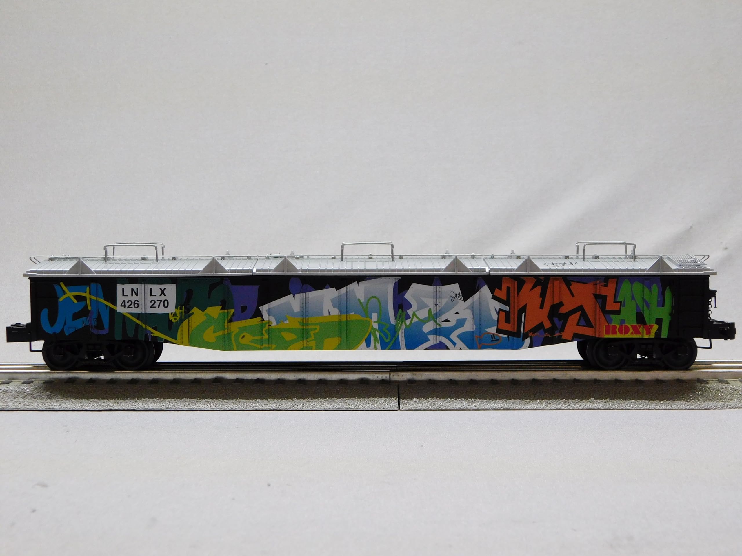 Lionel Graffiti PS-5 Covered Gondola S O Gauge 2426270