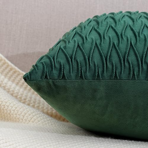 Miniatura 3 de MADIZZ Juego de 2 fundas de almohada decorativas de terciopelo súper suave de 18 x 18 pulgadas, cuadrados de color verde militar con textura, estilo