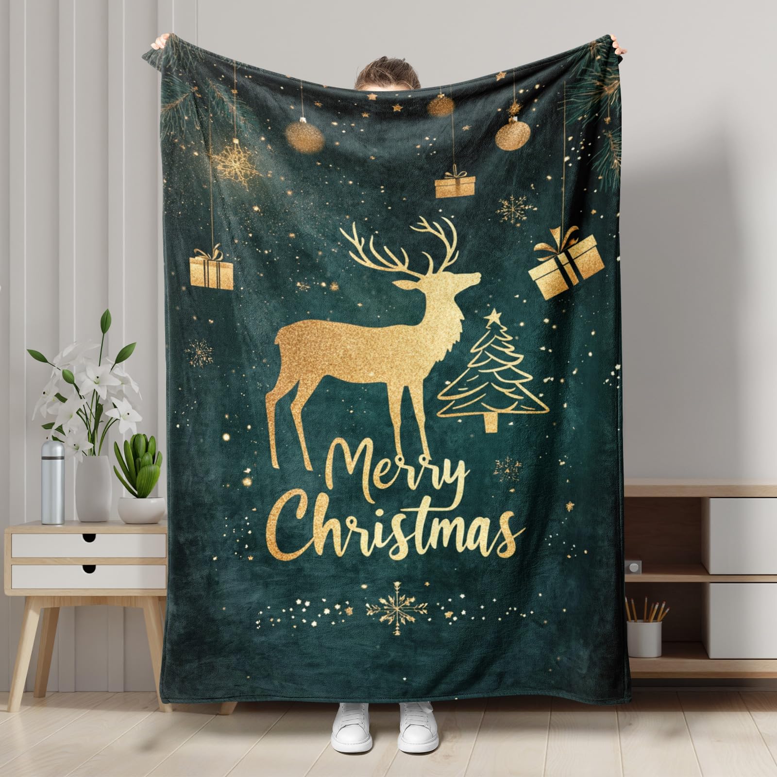 Christmas Gold Reindeer Fleece Blanket, Dark Green Holiday Decor Throw Blanket, Cozy Soft Flannel Warm Blanket for Sofa, Bed, All Season 40x50 Inch