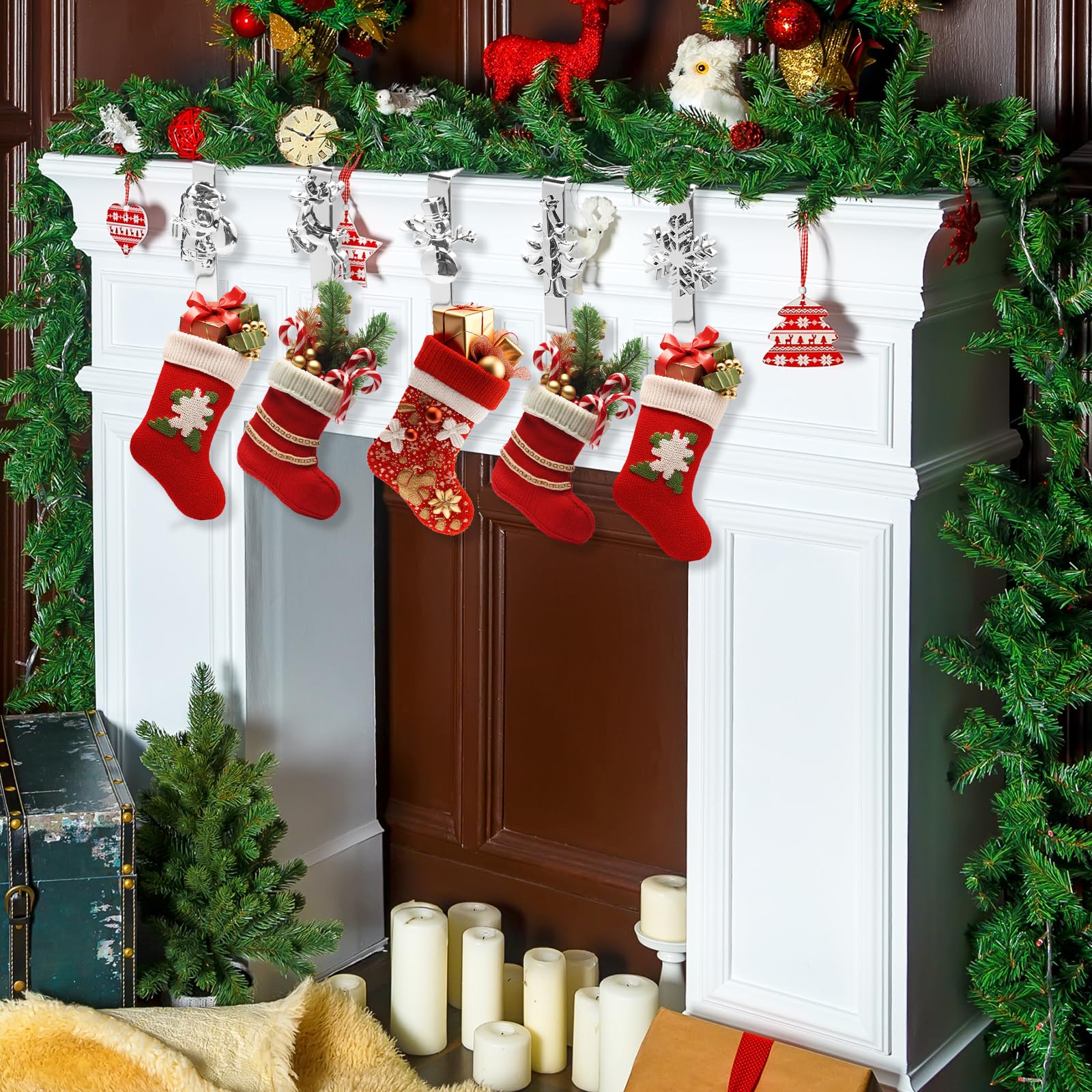 5 Pezzi Portacalze di Natale per Camino – Ganci di Metallo Antiscivolo con Fiocco di Neve Renna Pupazzo di Neve Babbo Natale Albero – Supporti Robusti per Calze Natalizie e Decorazioni Festive