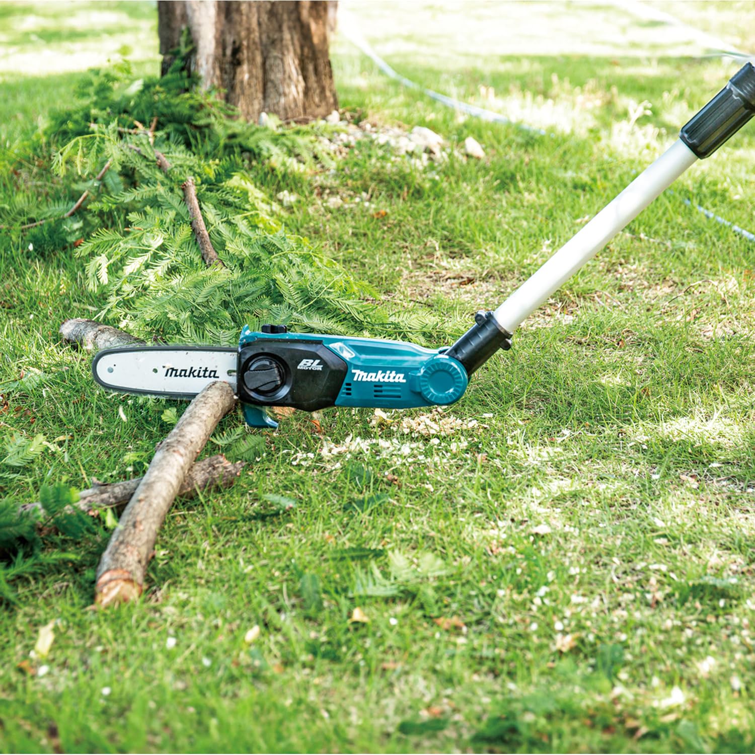 Makita DUA200RT 18V Li-Ion LXT Brushless 200 mm Sega ad asta completa di 1 x 5.0 Ah batteria e caricatore