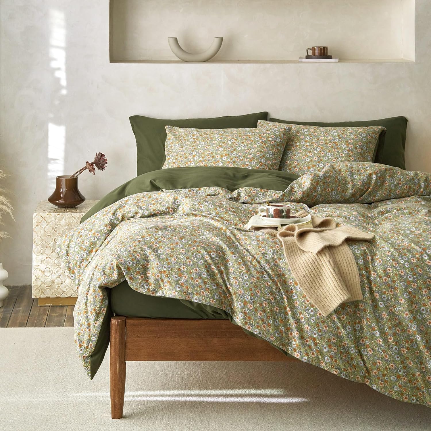 Wake In Cloud - Floral Comforter Set, Cute Vintage Flower Cottagecore Aesthetic for Women Teen Girls, Soft Lightweight Dorm Bedding, 3 Pieces, Olive Green, Twin/Twin XL Size - Image 5