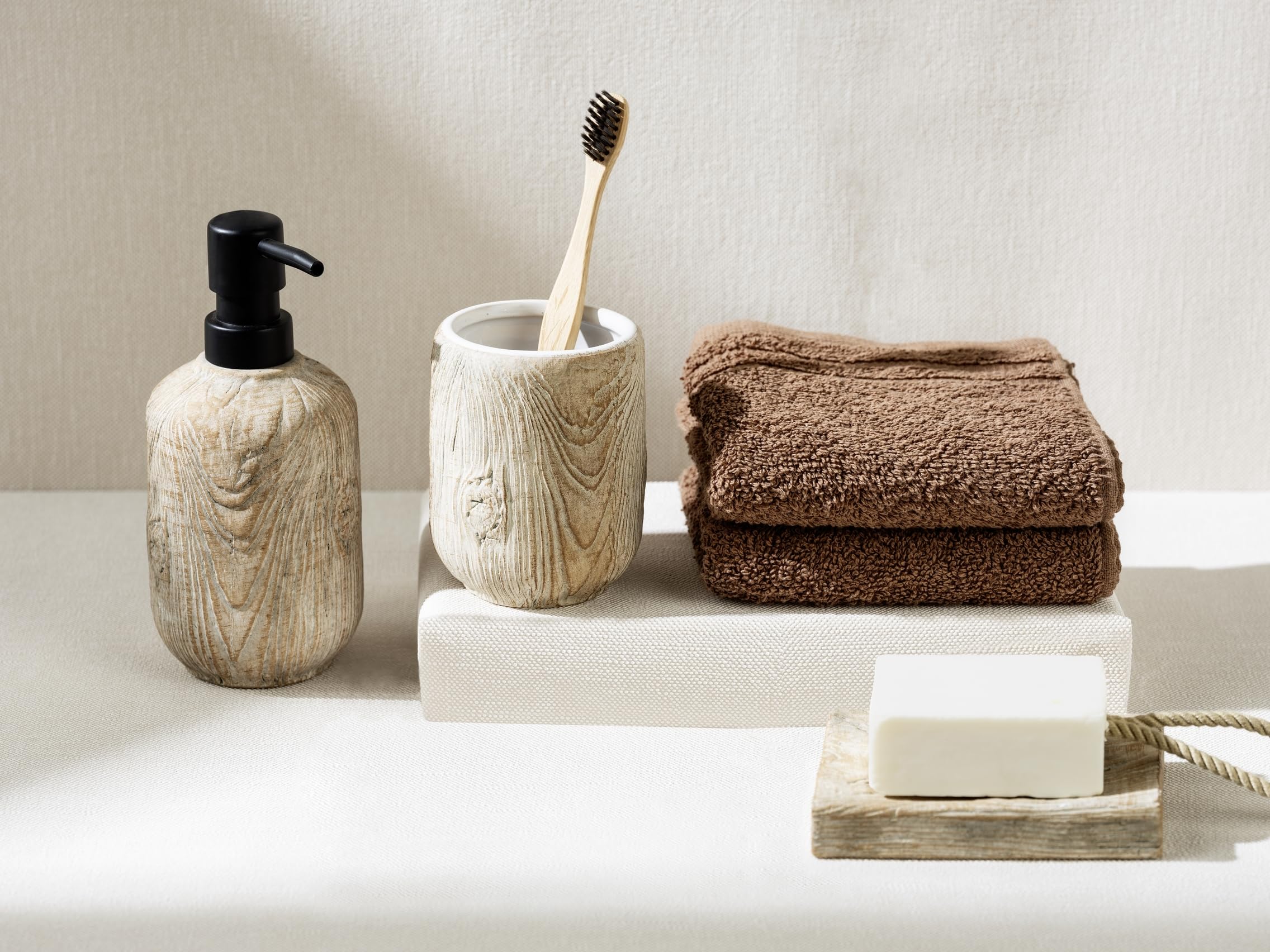WENKO Bad-Accessoire Set Mod. Florio, 3-teilig, Bad Rundum-Set aus 400 ml Seifenspender, Zahnputzbecher und WC-Garnitur, Keramik/Edelstahl, Beige/Schwarz