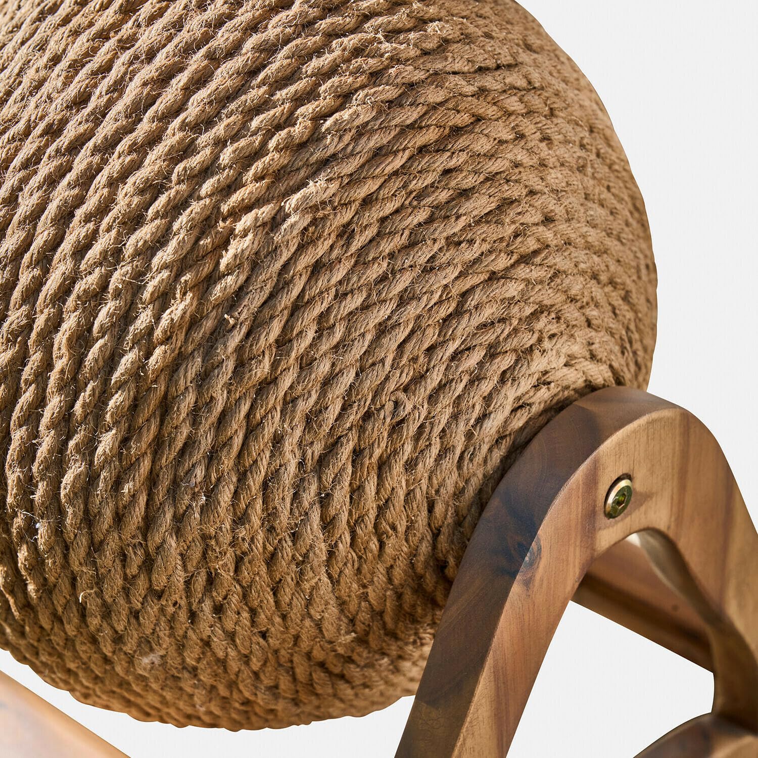 Loberon Kratzball Laredina - Outdoorgeeignet - Krallenpflege Inklusive Spielmoment - Katzenspielzeug - Haustierkollektion - Akazienholz - Wasserhyazinthe, braun | Outdoorgeeignet - Krallenpflege Inklusive Spielmoment - Katzenspielzeug - Haustierkollektion