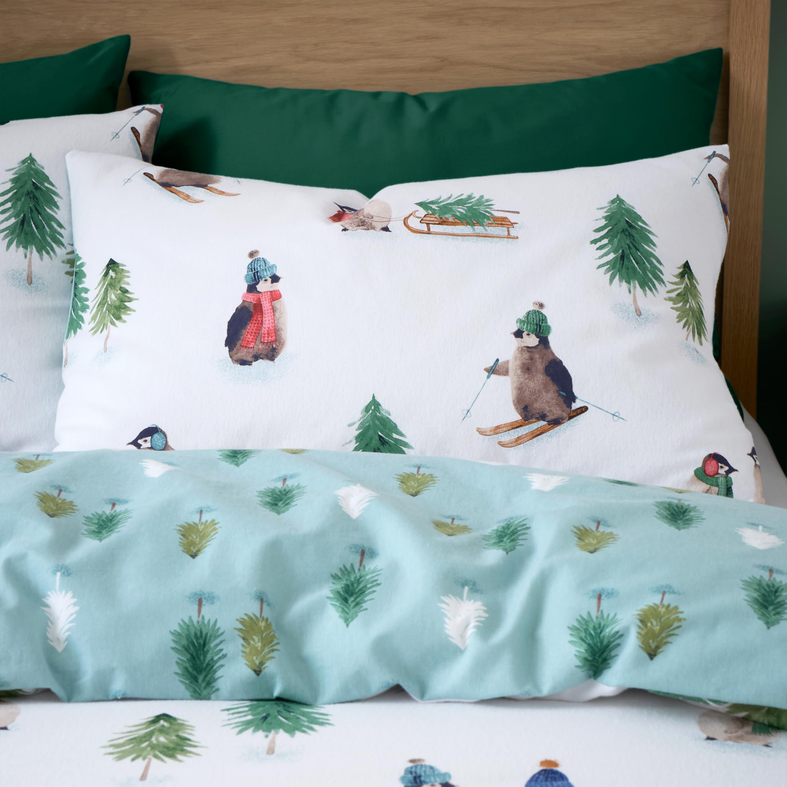 Catherine Lansfield Brushed Snowy Penguin Reversible