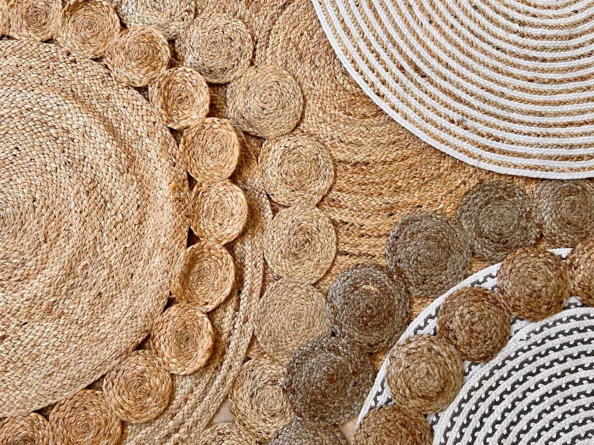 LOLAhome - Alfombra Redonda Trenzada de Yute Natural de 100 cm. Pieza Artesanal, Duradera y Atemporal, Vestir Suelos con Personalidad aportando Calidez y un frescor Natural.