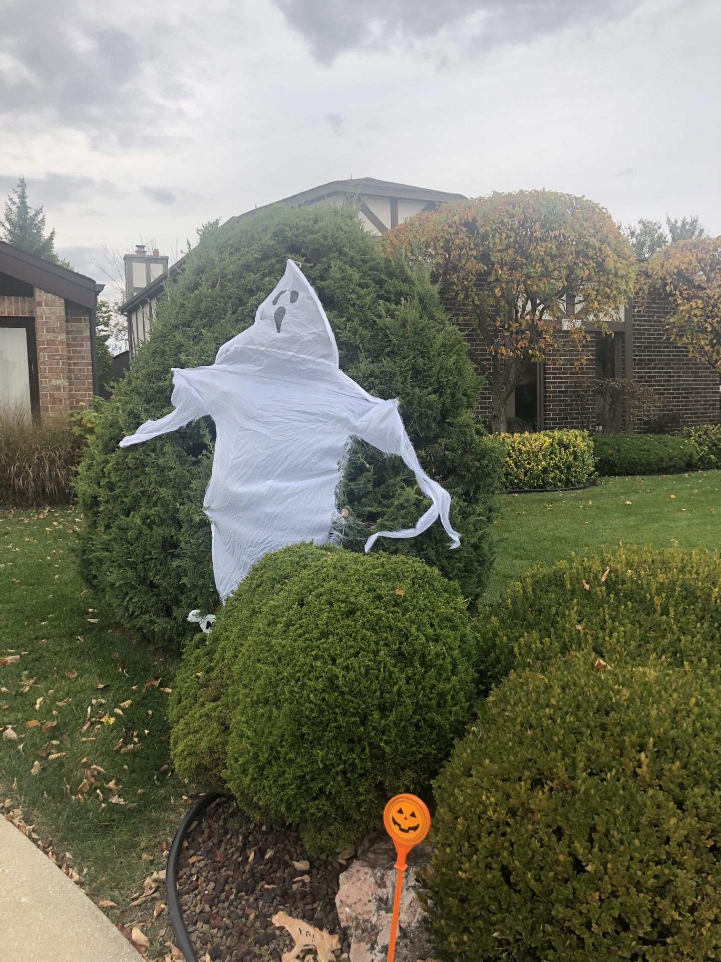 3 Fantasmas Colgantes De Halloween | Decoración Espeluznante Para Exterior E Interior | Con Brazos Flexibles Y Luz LED