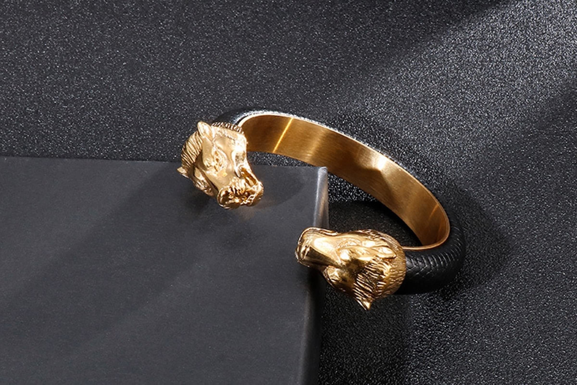 KnSam Armreif Leder Herren, Lederarmband Herren mit Gravur Offenes Wolfskopf Prächen Armbänder Edelstahl Handhandgelenk Kette, BFF Geschenke