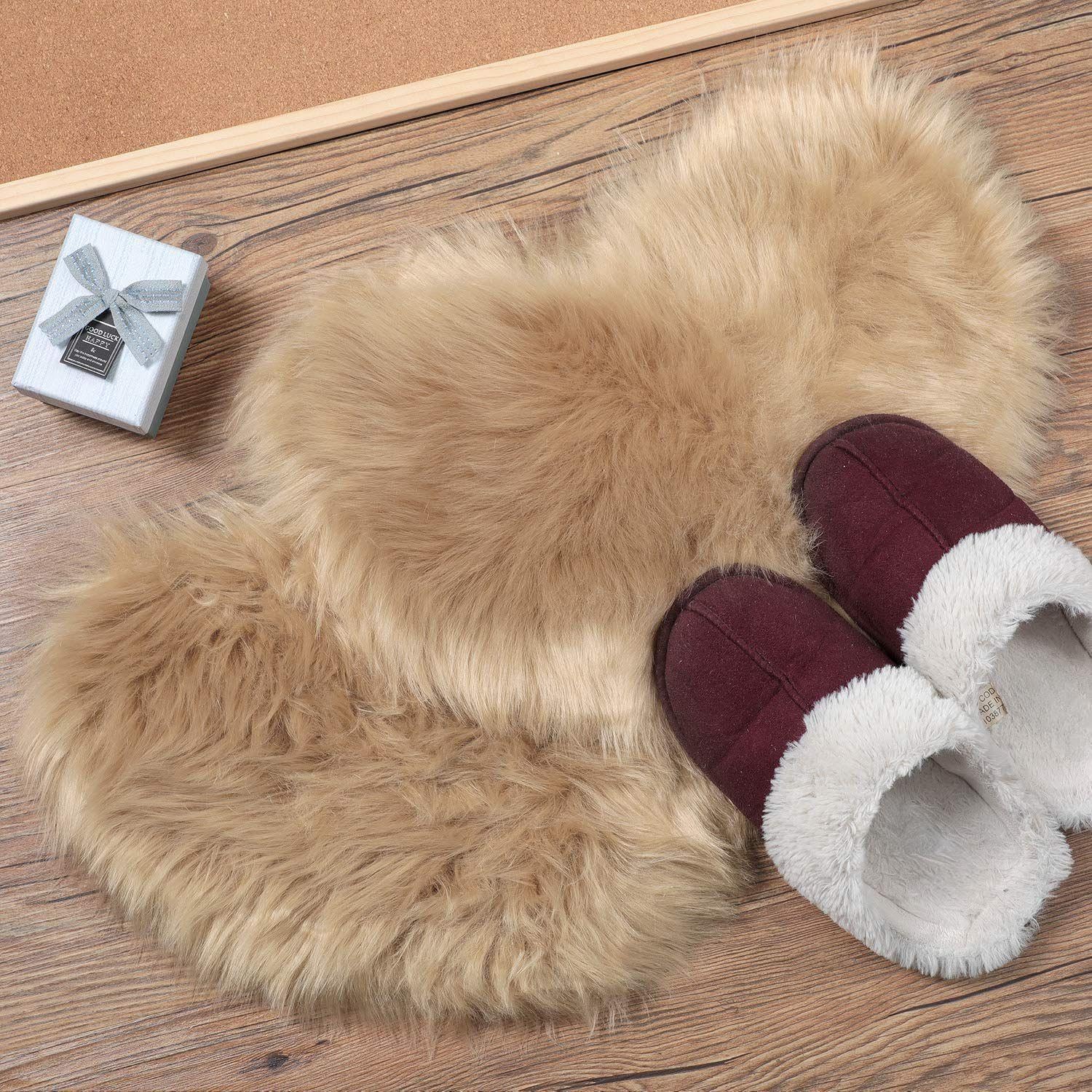 Mudder 2 Pack Small Heart Shaped Faux Fur Rug, Khaki image 4