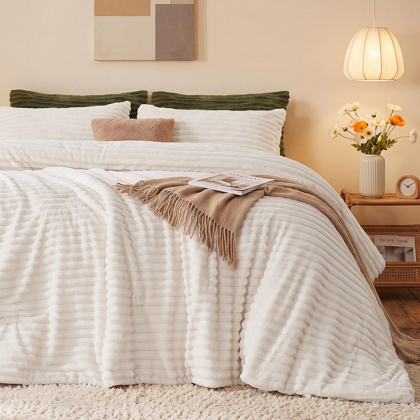 HYLEORY Fluffy Queen Comforter Set in Cream White