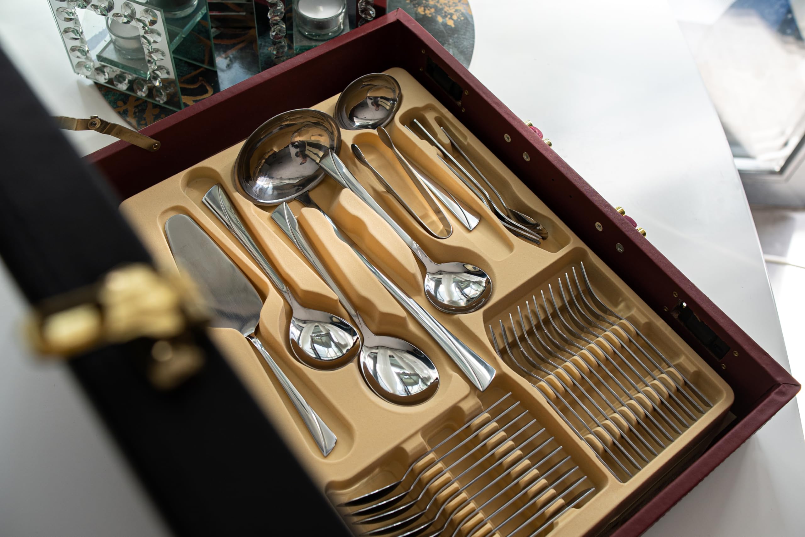 KARL HAUSMANN Set Posate 12 Persone, 72 Pezzi in Acciaio Inox 18/0 con Valigetta - Servizio Posate con Coltelli Forchette Cucchiai + Posate da Servizio, Lucido, Lavabili in Lavastovigli