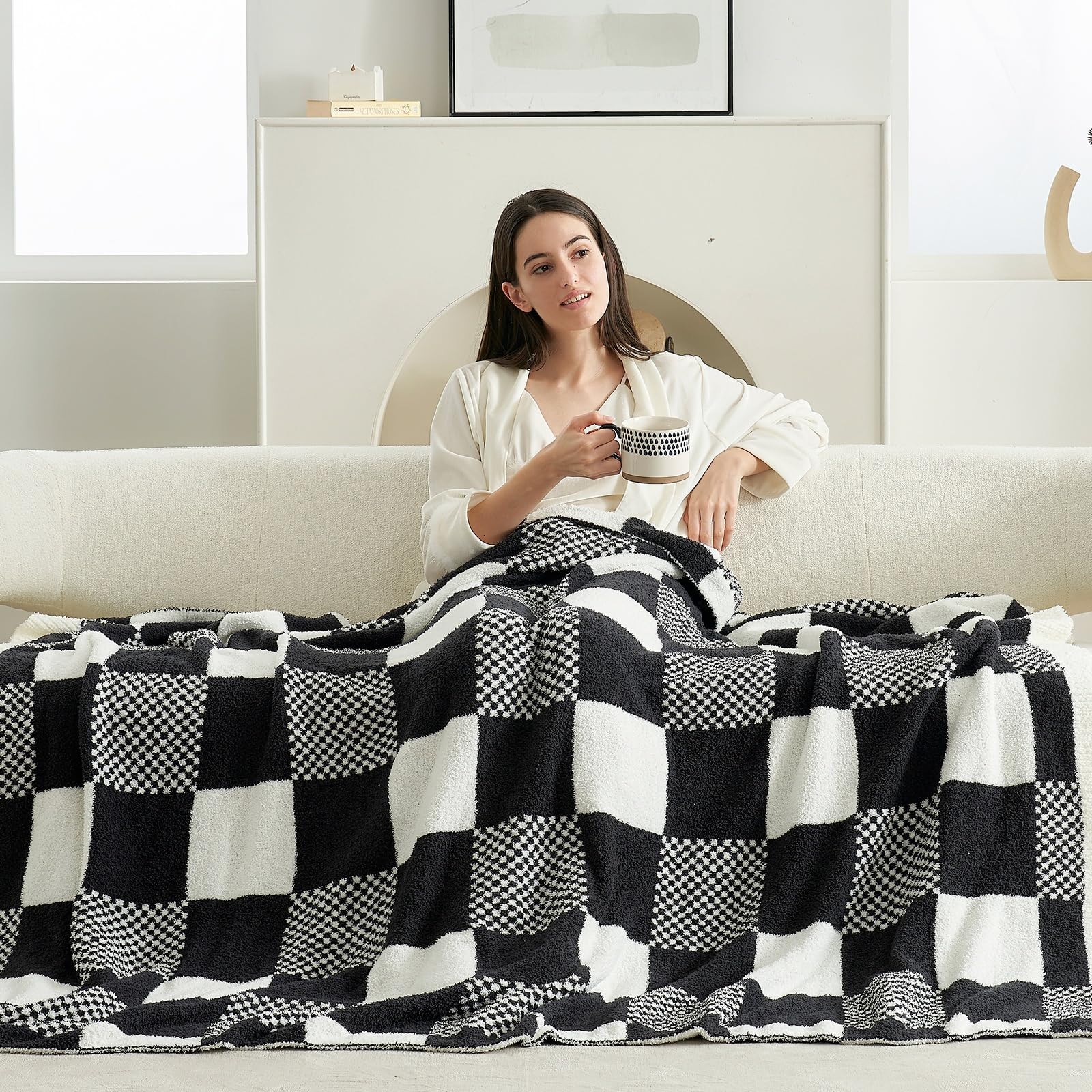 Amazon.com: Snuggle Sac Checkered Blanket, Black Throw Blanket for