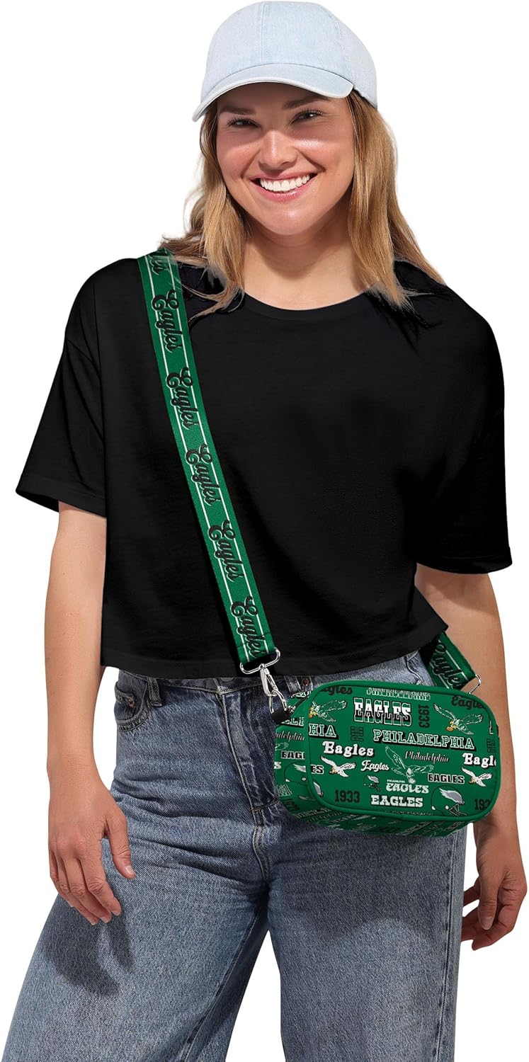FOCO NFL womens Nfl Team Logo Repeat Retro Print Nylon Crossbody Bag