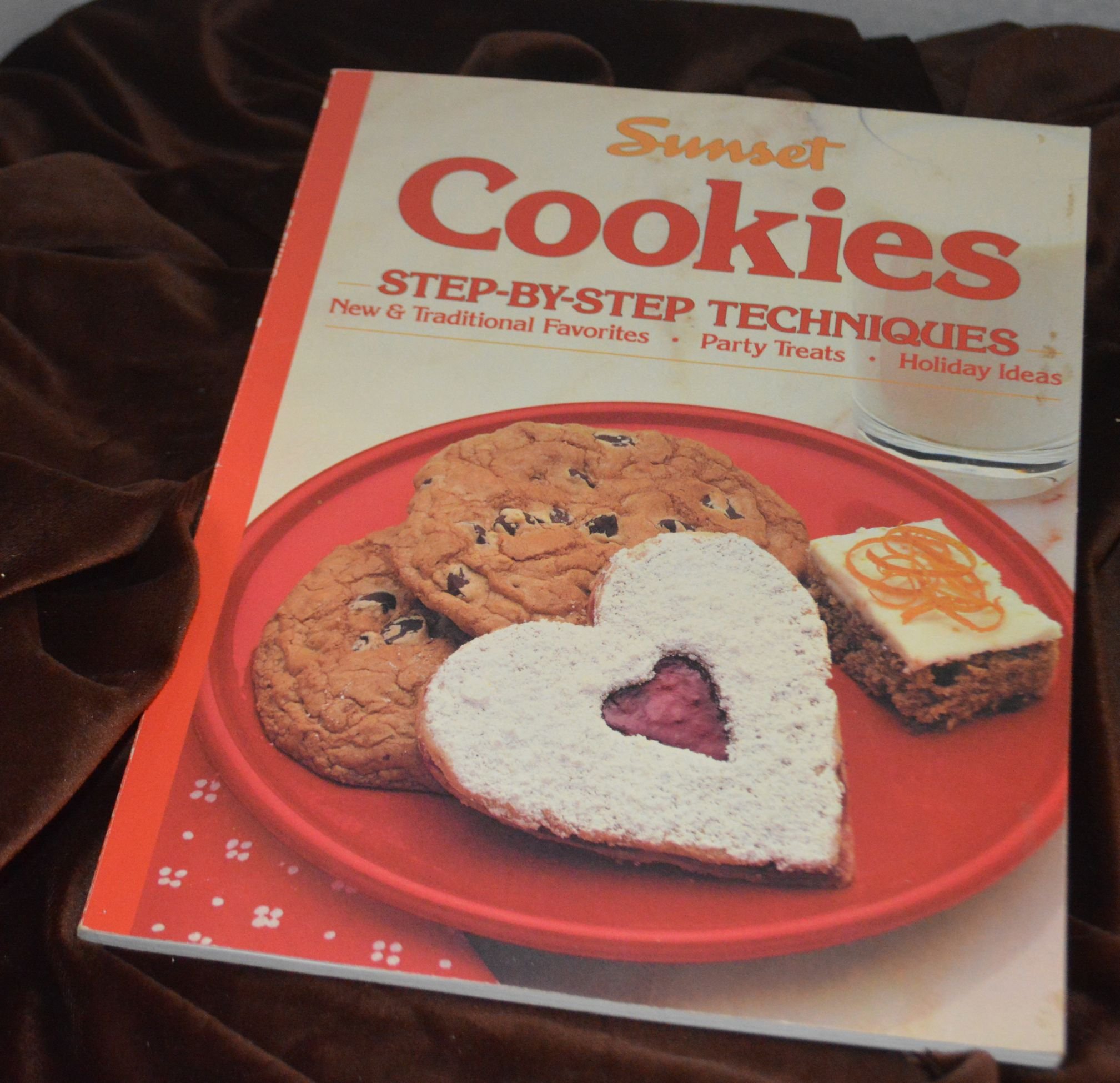 Cookies: Step-By-Step Techniques Paperback – January 1, 1985