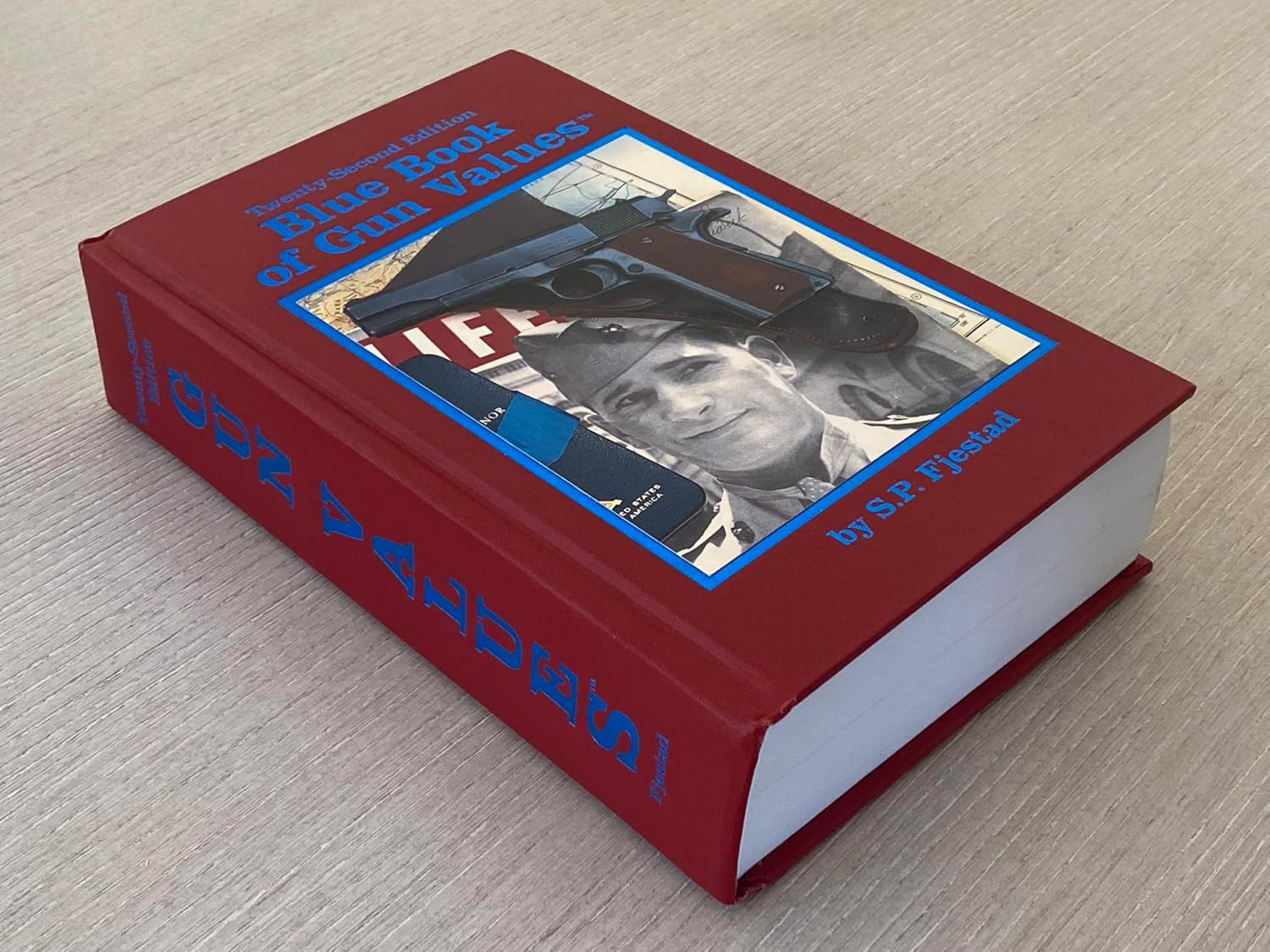 Blue Book of Gun Values, 26th Edition      Hardcover – January 1, 2005