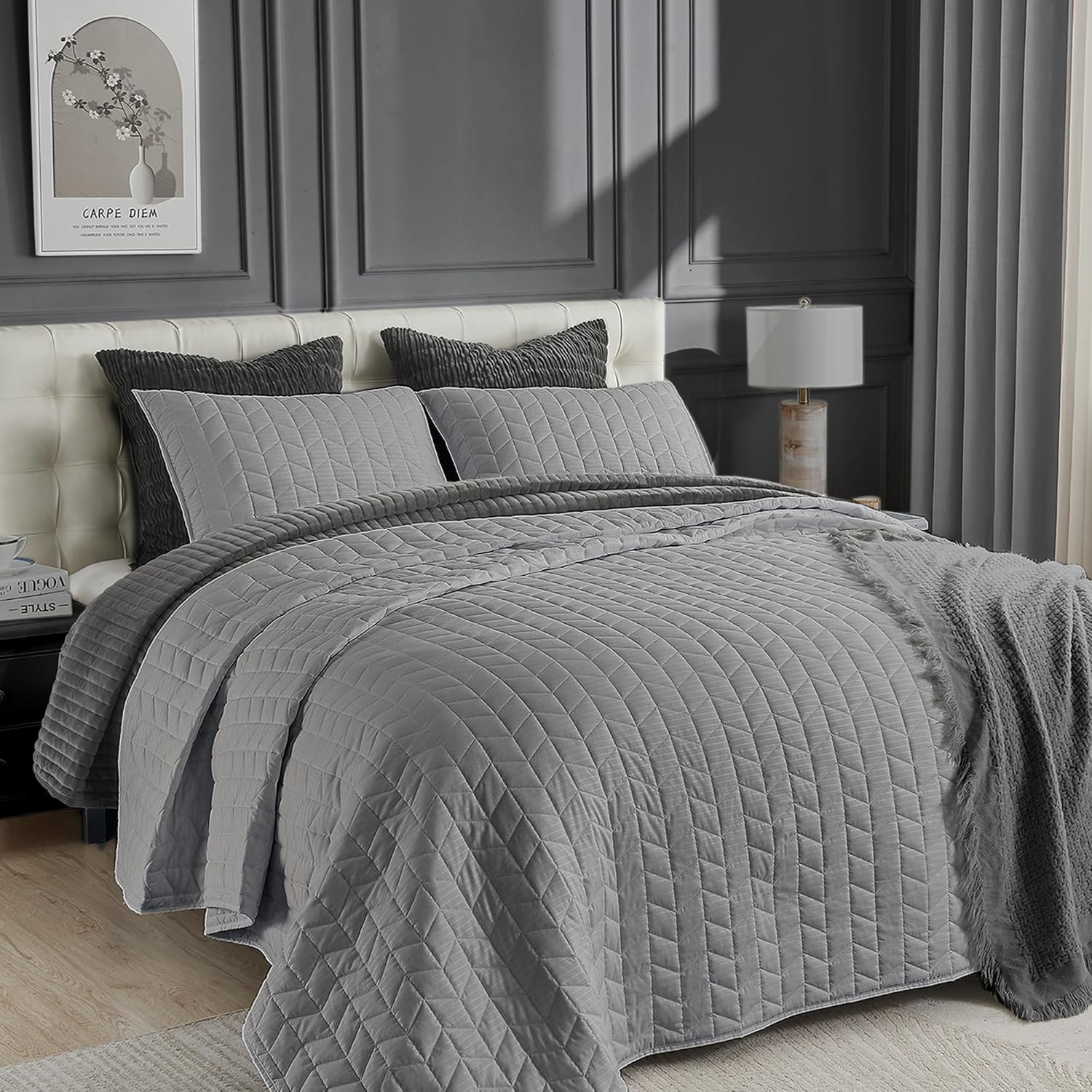 Wonderful Grey Geometric Stitched Quilt Set Queen Size 3 Piece Soft Lightweight Comforter Striped Bedspread with Pillow Shams, Reversible Coverlet Bedding Set for All Season Gray Color
