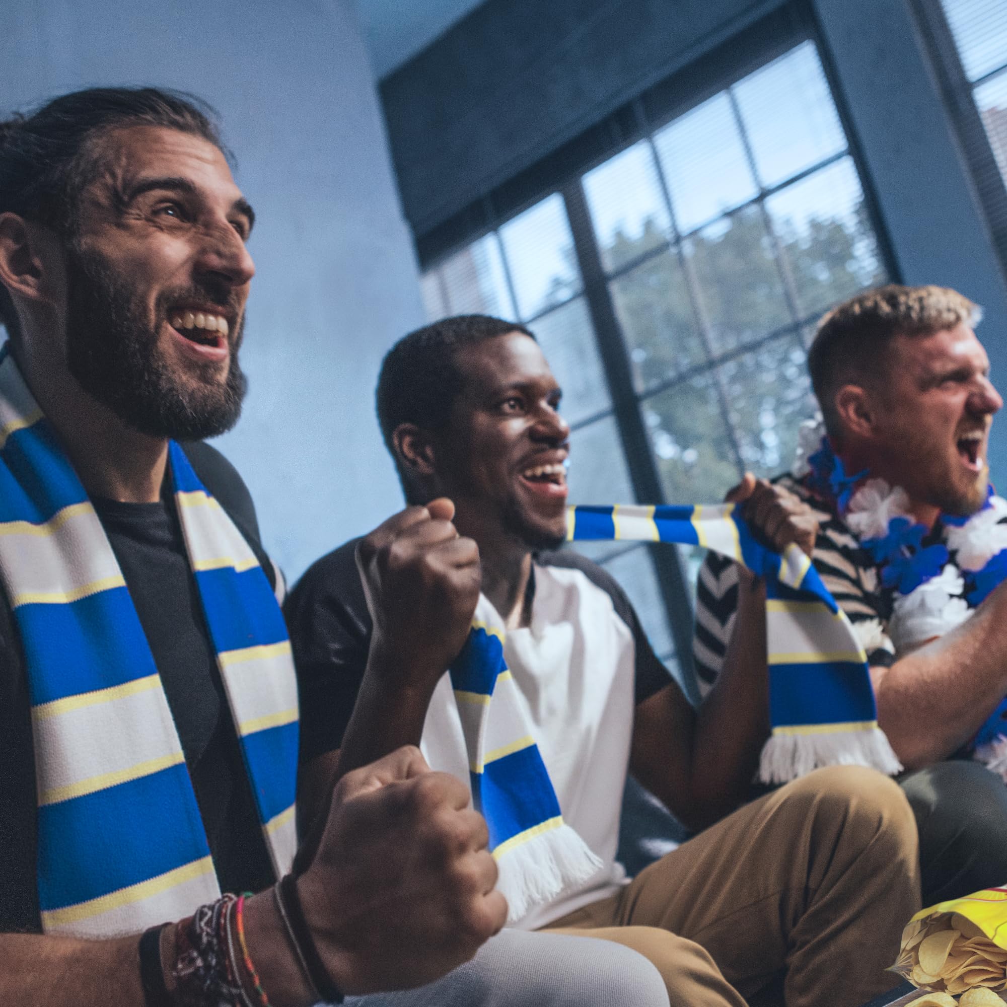 Pepsi Zero Fußball Multipack – 24x 330ml Dosen (12x Pepsi Zero, 4x Sugar free Mango, 4x Strawberry & Cream, 4x Vanilla & Cream), Zuckerfrei, Erfrischungsgetränk ohne Zucker, Fan Bundle