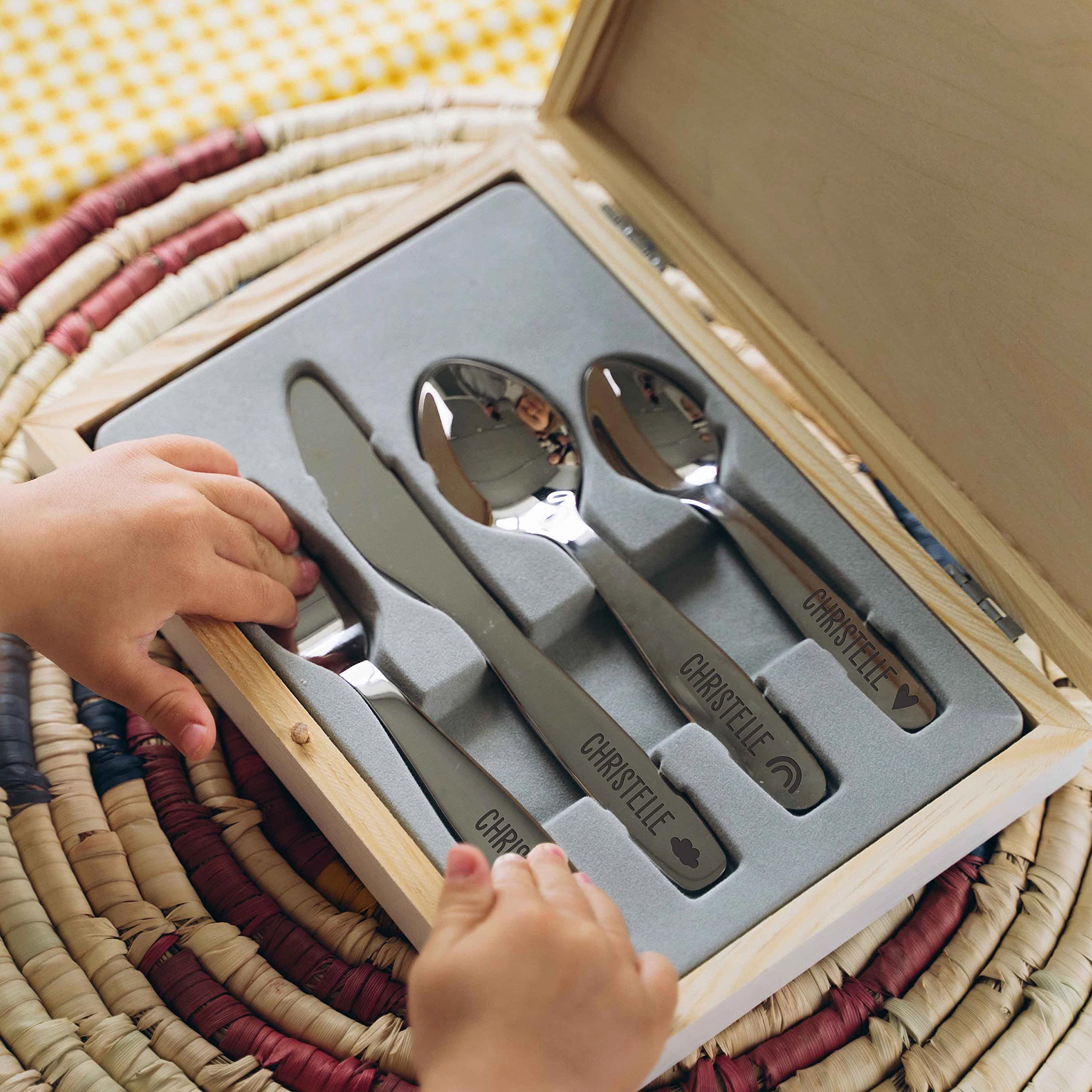 LAUBLUST Couvert Enfant personnalisé - Cadeau personnalisé - Arc-en-Ciel avec des cœurs - Blanc - 4 pièces - Couverts Enfant en INOX