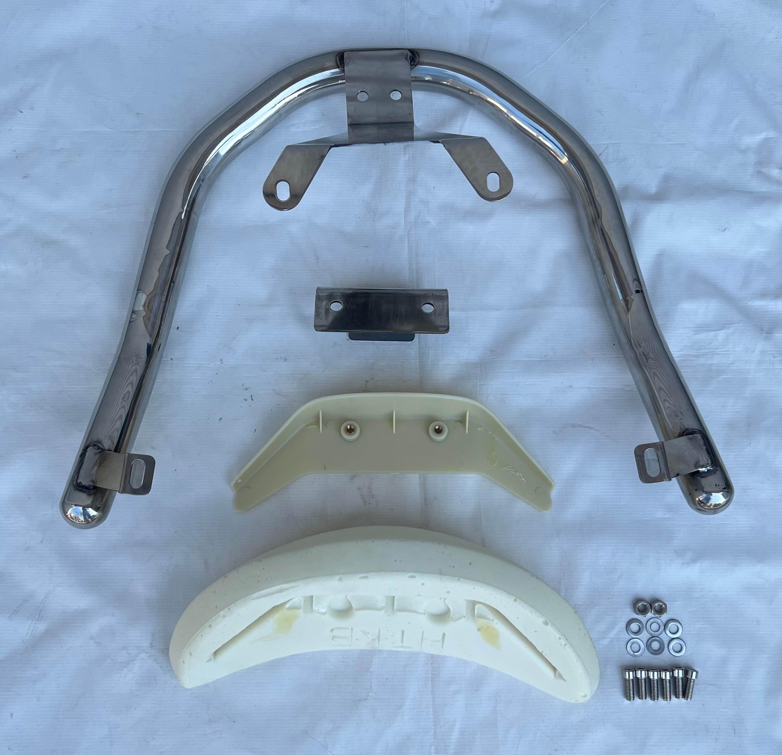 6即決!マジェスティ250C用バックレスト0212 純正.SG03J.切れ無