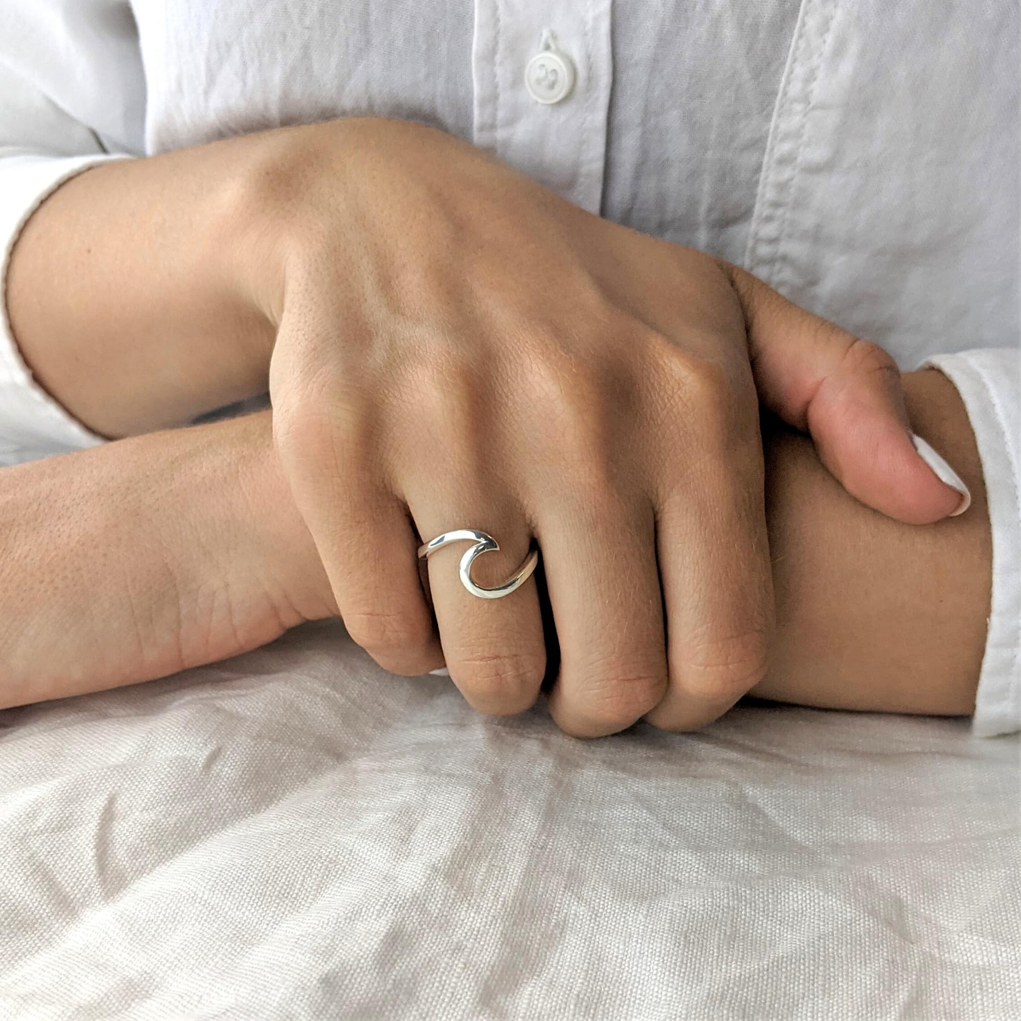 81stgeneration Anillo Plata de Ley Olas del Océano Mujer | Anillo Espiral Plata 925 | Diseño Simple Banda Ondulada Náutica | Joyas Surferas Inspiradas Océano | Accesorio Sirena | Anillos Apilables