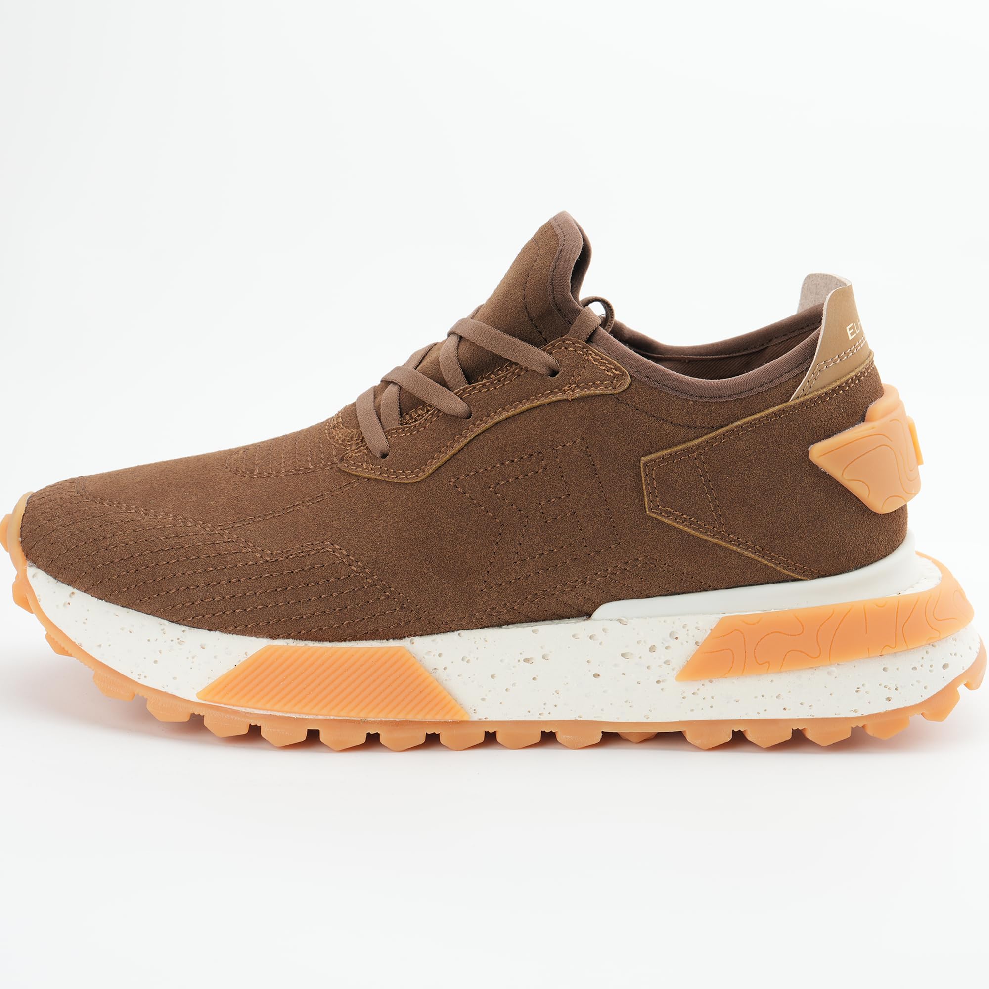 ELHANN.H La Gamma NSJ303 composta per Il 52% da Materiali Senza Colla, coniuga Stile.