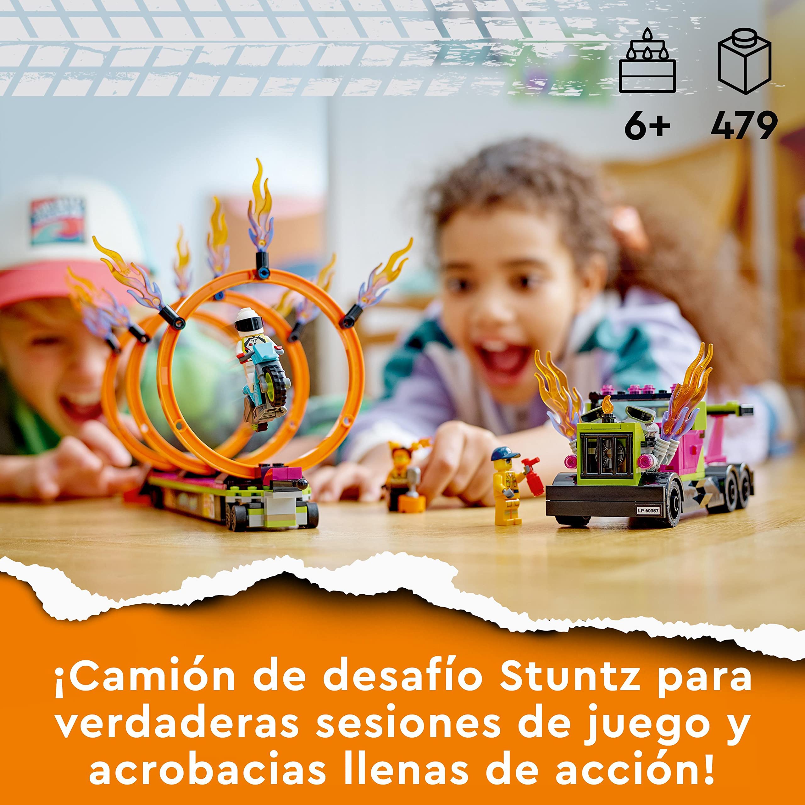 LEGO 60357 City Stuntz Desafío Acrobático: Camión y Anillos de Fuego, Moto de Juguete con Retro Fricción y Mini Figuras, Juegos Divertidos para Niños de 6+ Años