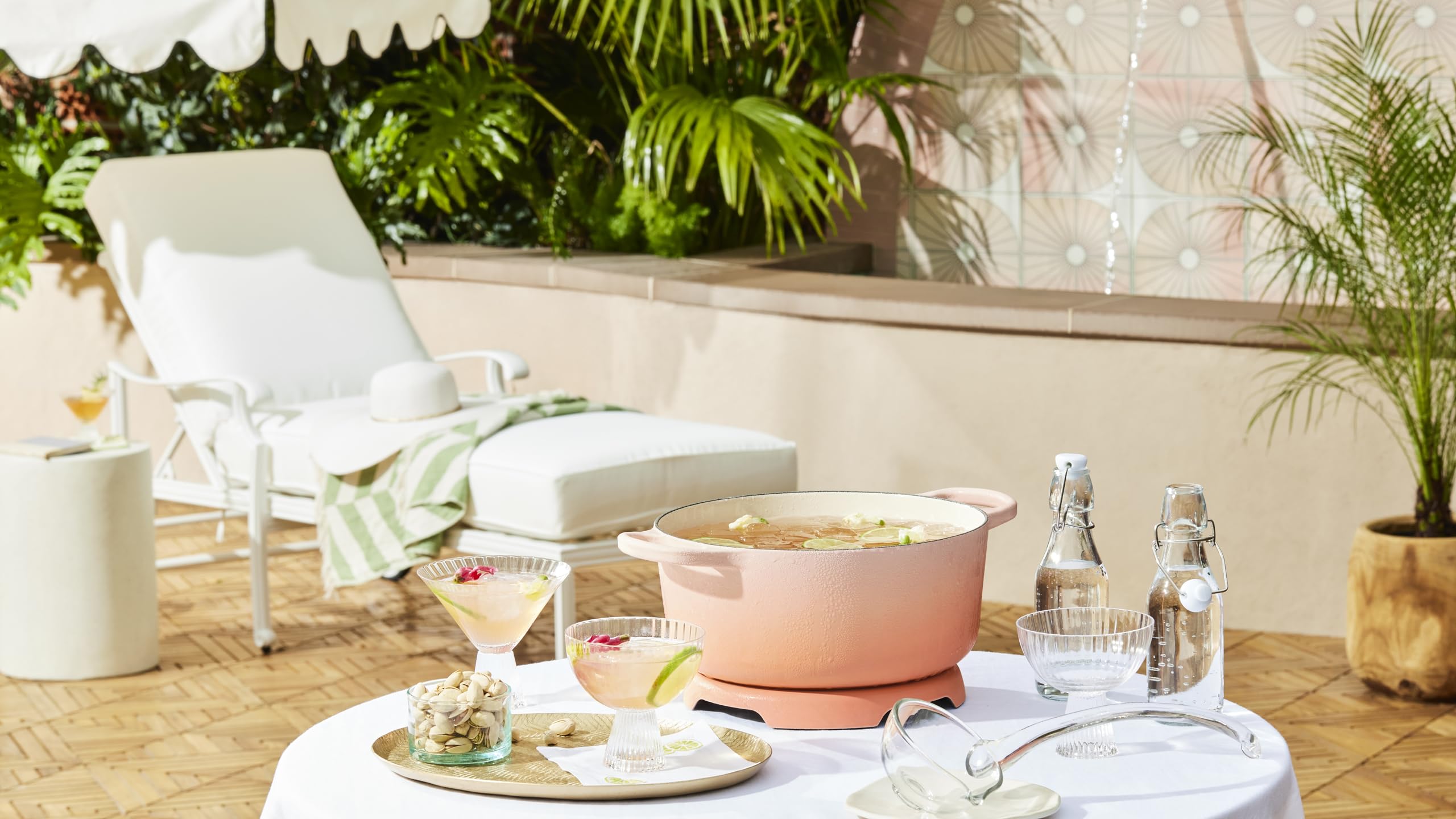 LE CREUSET PECHE PEACH 丸型ホーロー鍋 箱付き LE CREUSET PECHE PEACH 丸型ホーロー鍋 箱付き LE CREUSET PECHE