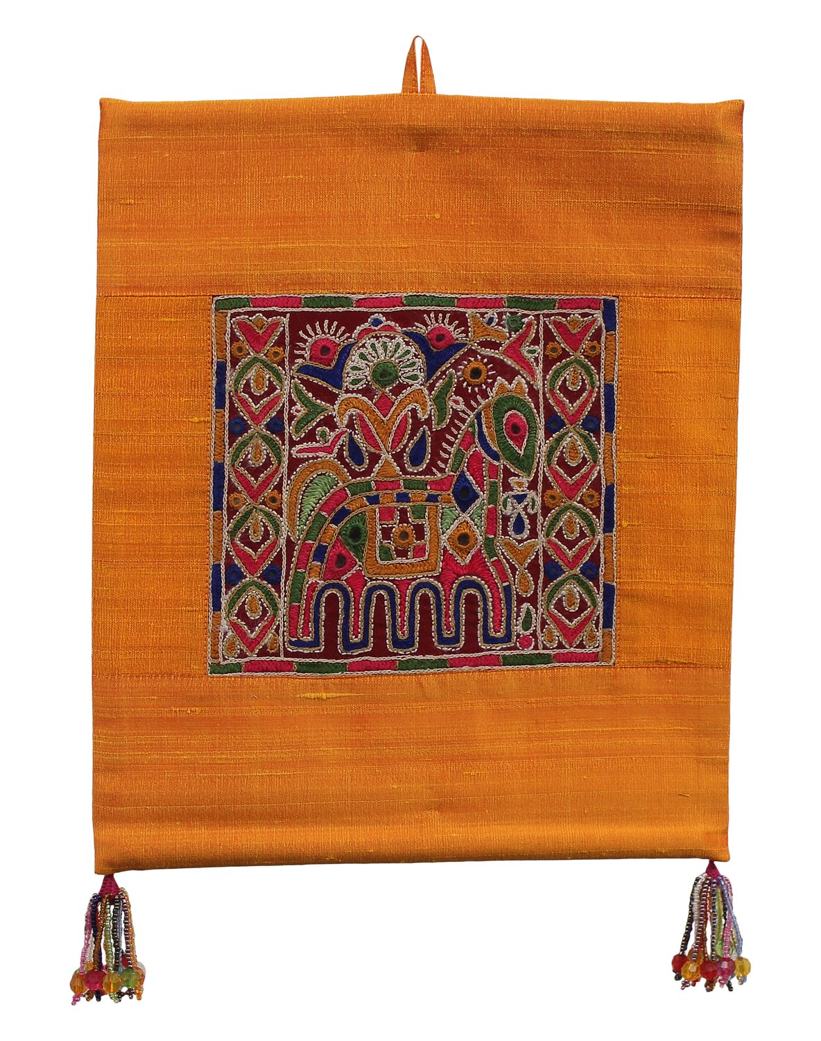 SHRUJAN Raw Silk Wall Hanging 【公式通販】