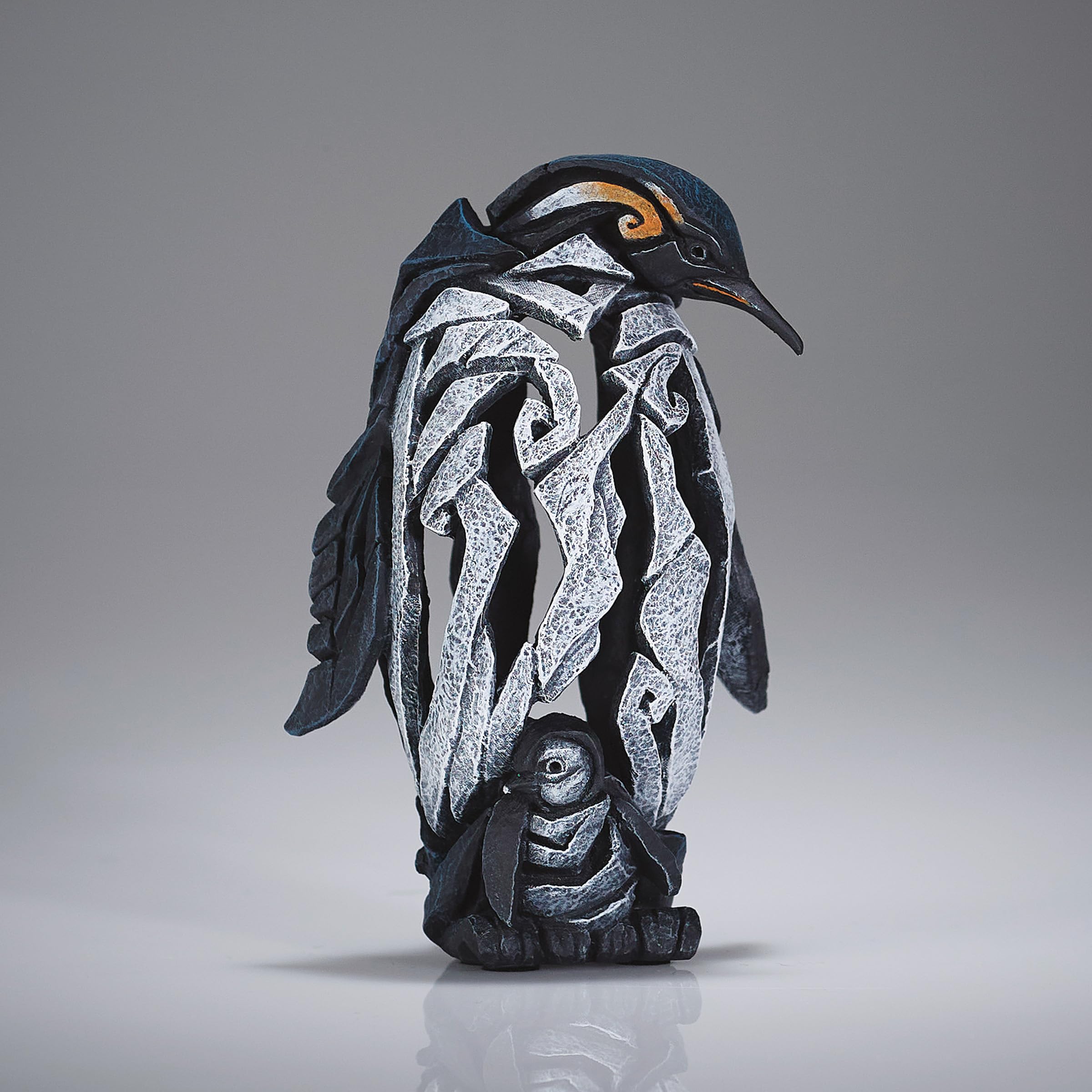 Enesco Edge Sculpture - Statuetta in miniatura a forma di pinguino in piedi con bambino, 14 cm, multicolore