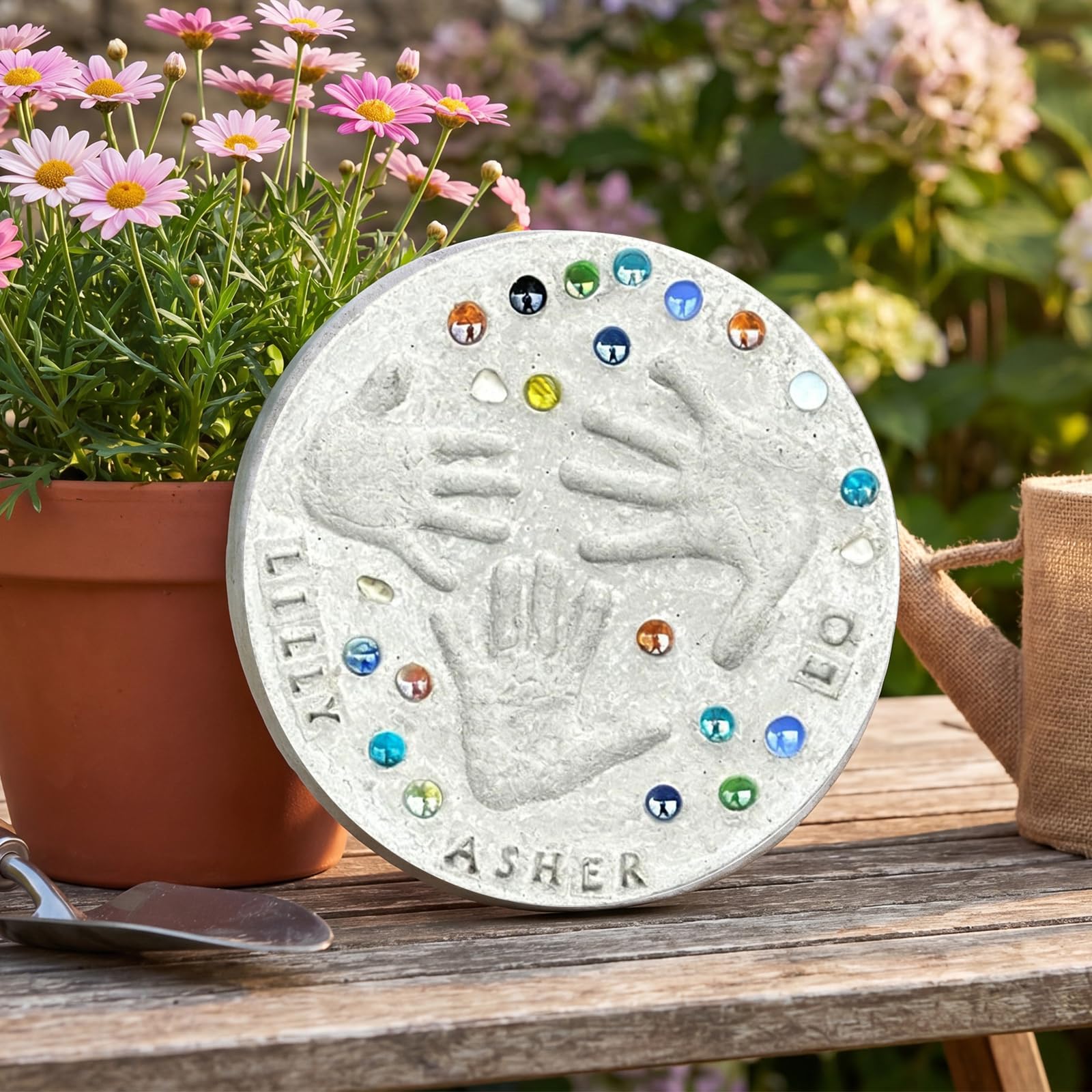 Handabdruck-Set zum Personalisieren mit bunten Steinen und Buchstaben-Stempeln für Geschenke, Familie, Geburtstage, Partys
