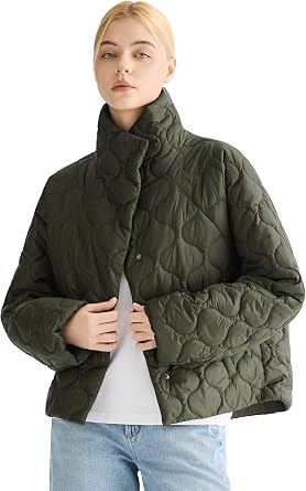 Orolay Womens Oversized Quilted Jacket Cropped Puffer Coat Spring Lightweight Short Outerwear with Pockets - Runs Large