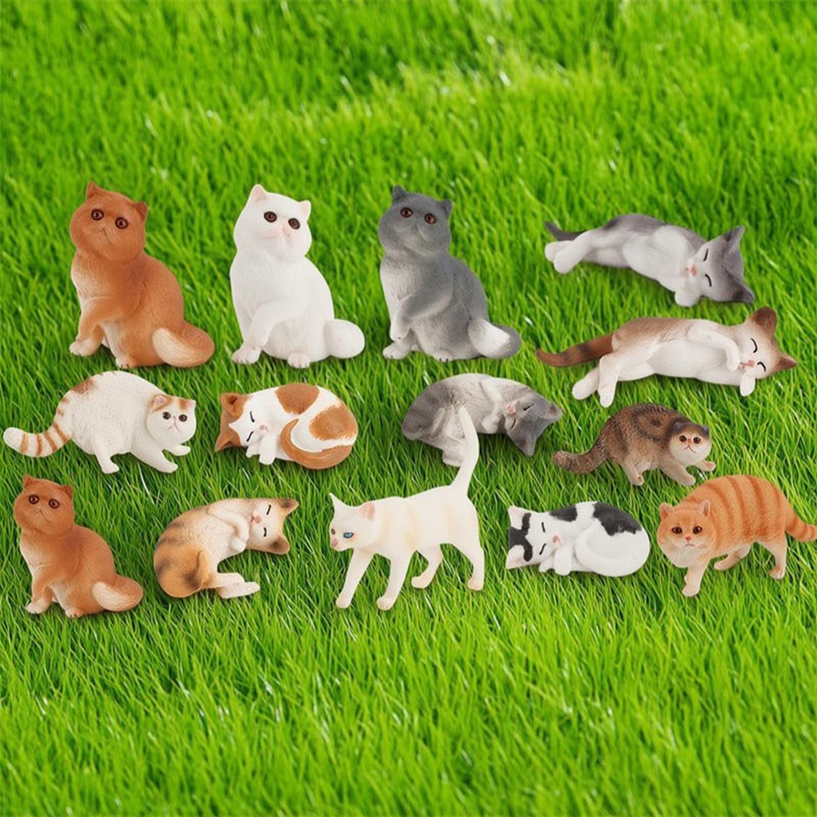 Six Petites Statues Chat Peintes avec Détails Faciaux Précis pour Décoration Bureau et Collection sur Tablette