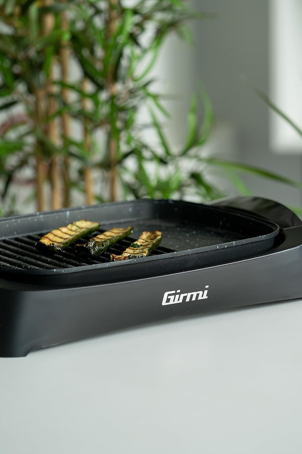 Girmi BQ90 Griglia Barbecue, Coperchio in Vetro Temperato, Regolazione Temperatura, 2200W, Nero Girmi BQ90 Griglia Barbecue, Coperchio in Vetro Temperato, Regolazione Temperatura, 2200W, Nero