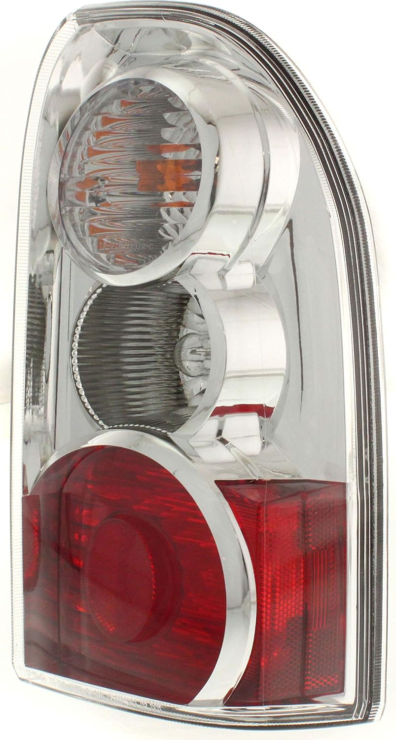 Garage-Pro Tail Light for SUZUKI XL-7 04-06 RH Assembly