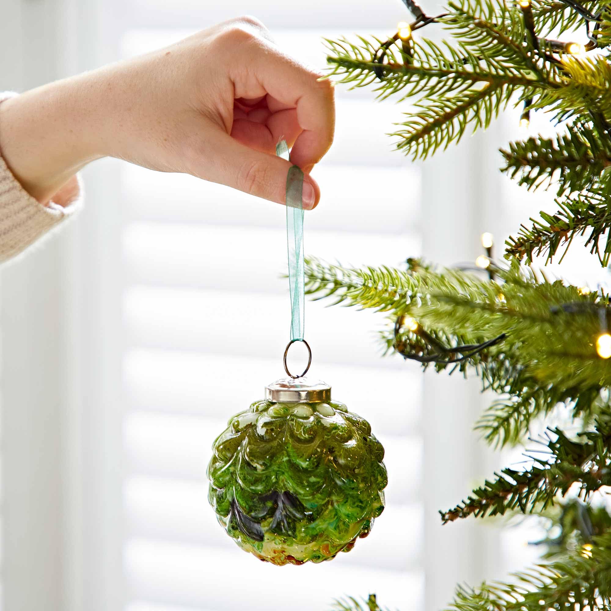 Coloured Recycled Glass Marble Baubles - Fair Trade Holiday Décor - Handmade Xmas Hanging Glass Ornaments - Christmas Tree Decoration (Green)