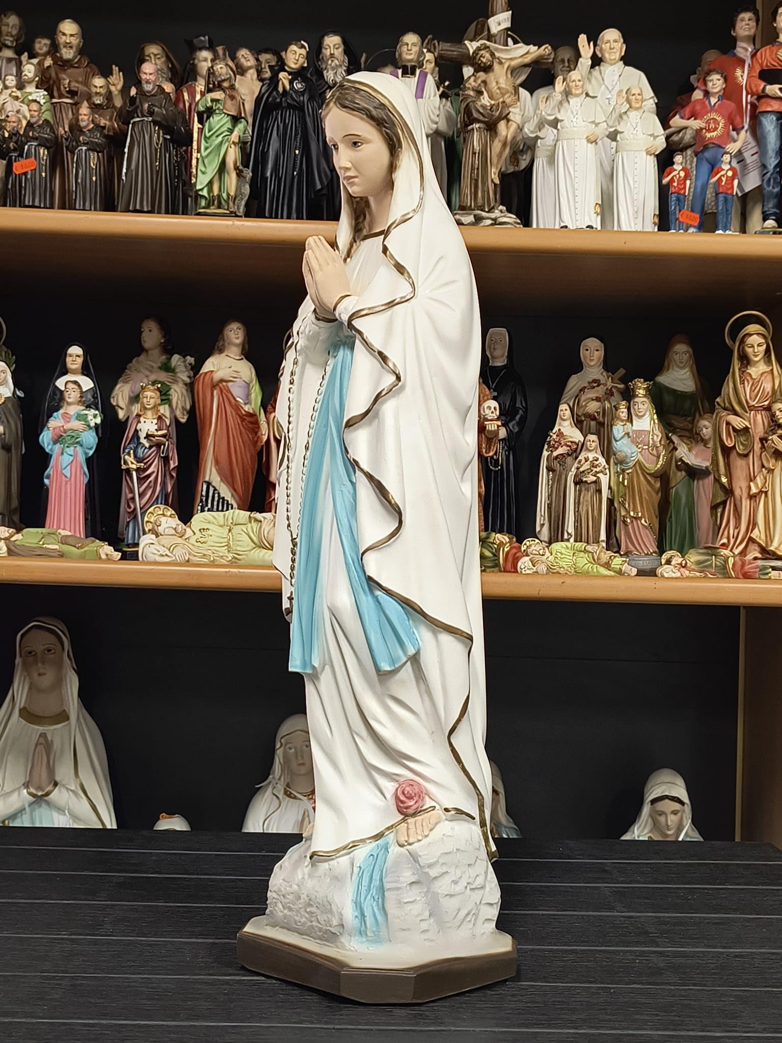 Generico Arte Sacra Caravaggio Statua della Madonna di Lourdes cm 60 (23,62 inches) in marmo resina decorata a mano di produzione artigianale italiana