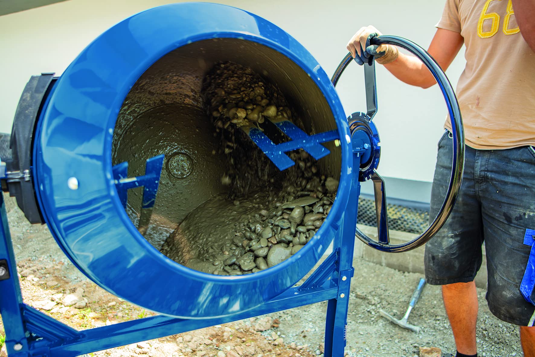 scheppach Betonmischer MIX160 Betonmischmaschine + Siebtrommel (160L Fassungsvermögen, 650W Mörtelmischer, Rastscheibenarretierung über Fußbedienung, Zementmischer mit Gußzahnkranz und Kompostsieb)