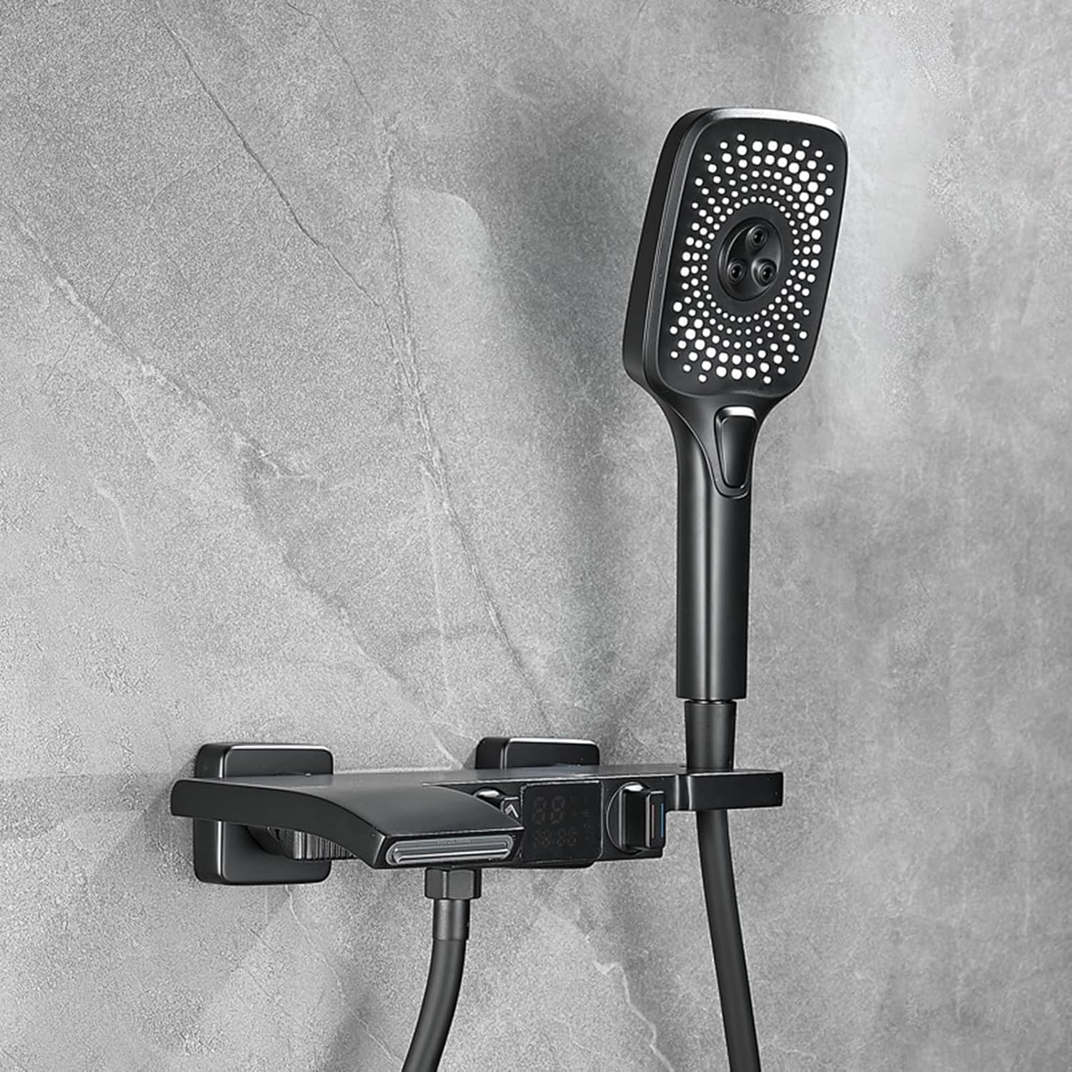 Robinet de baignoire cascade noir pour contrôler la température via affichage numérique